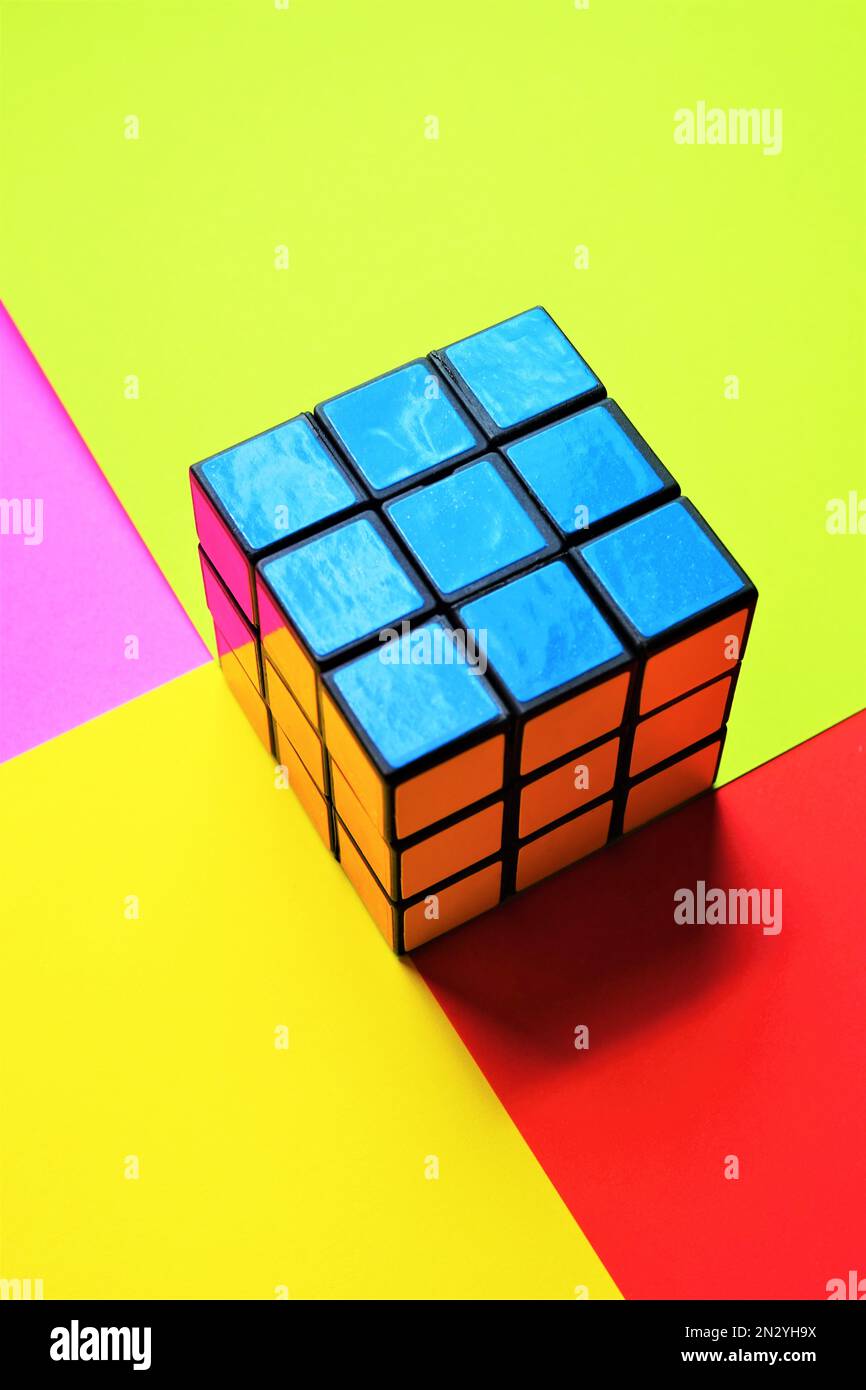 Rubik cube hi-res stock photography and images - Page 17 - Alamy