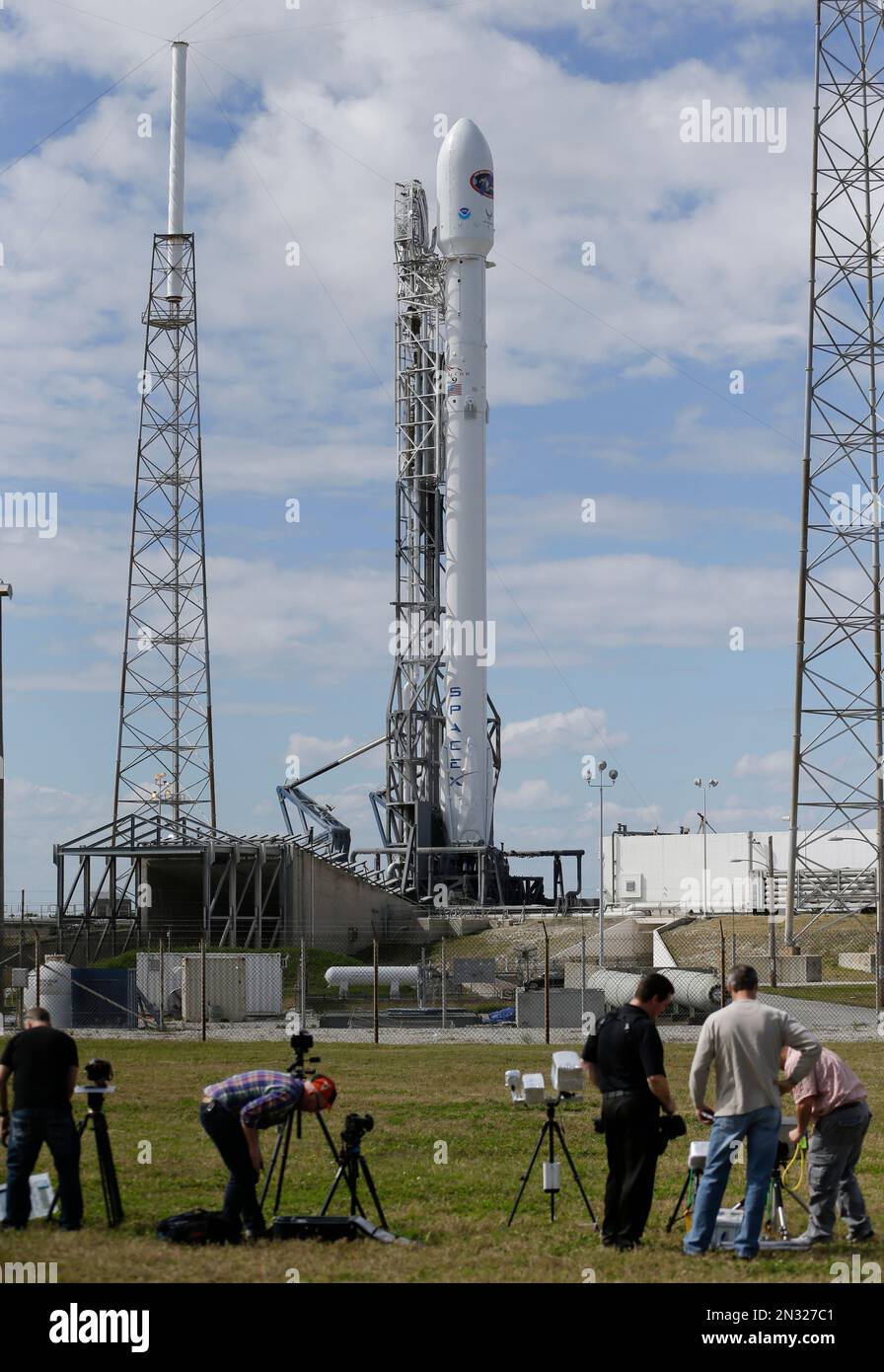 Photographers set up remote cameras to document a sunset Falcon 9