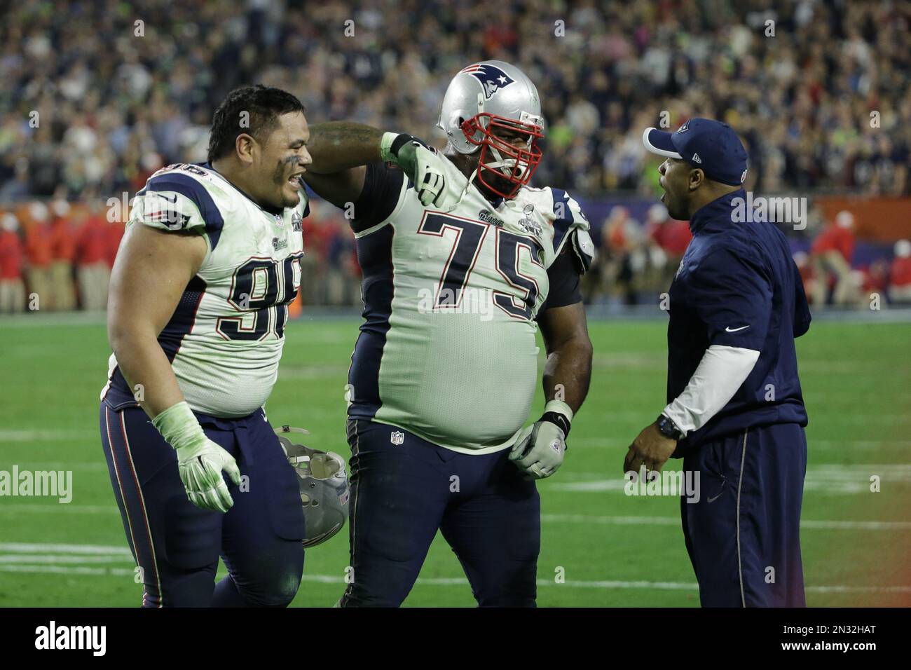 Patriots defensive tackle Vince Wilfork (75) and teammate Sealver ...