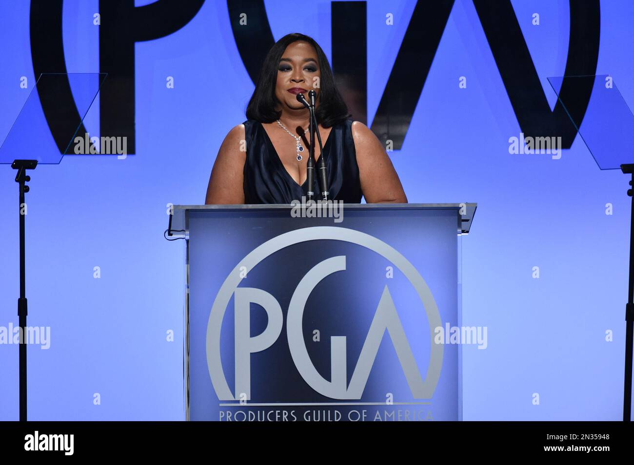 Shonda Rhimes Speaks On Stage At The 26Th Annual Producers Guild Awards ...