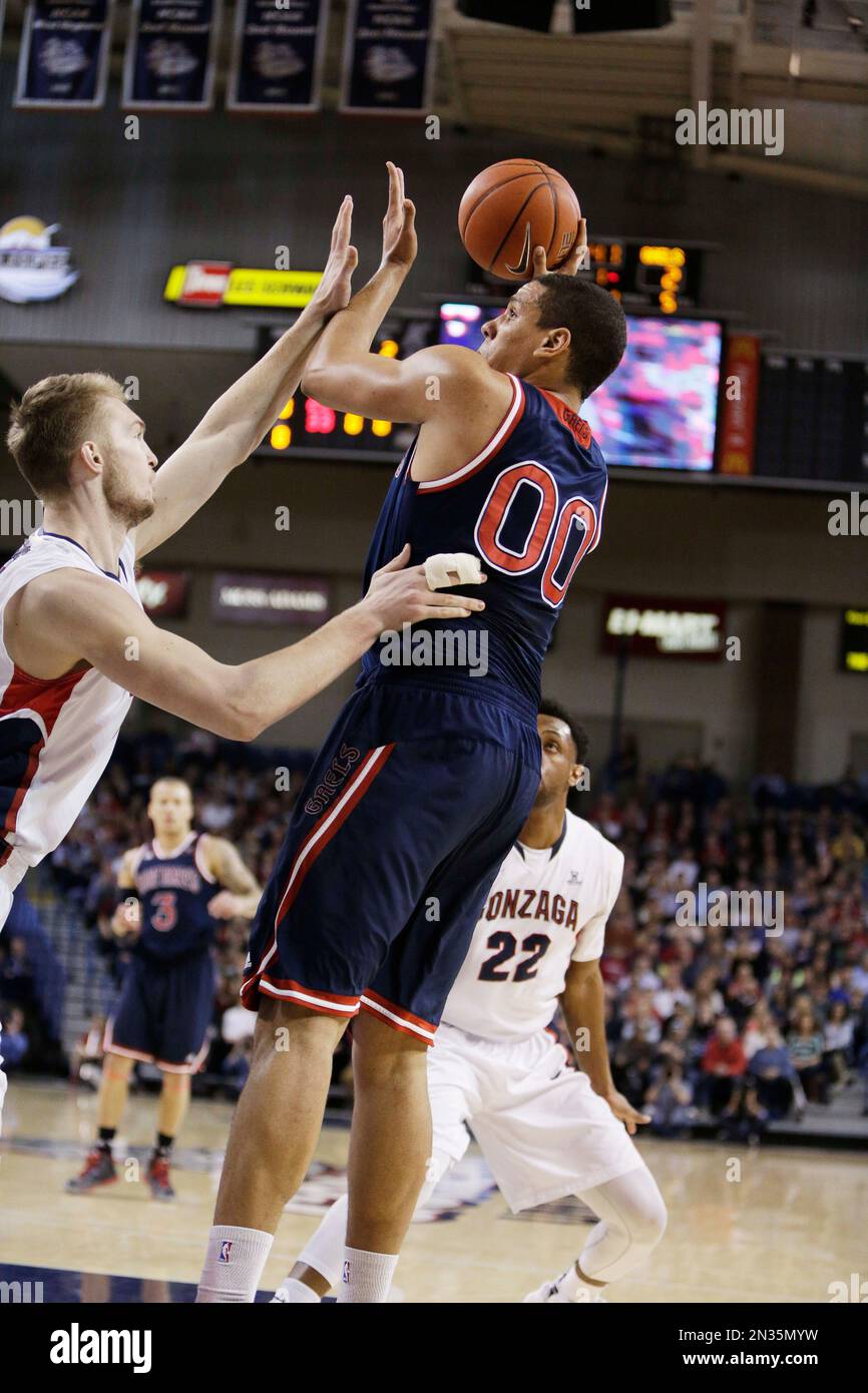 Saint Mary's Brad Waldow (00) takes a shot against Gonzaga's Domantas ...