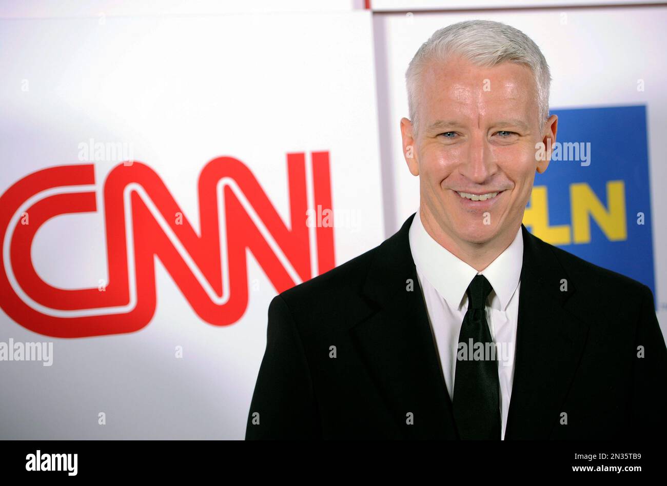 Breathtaking Anderson Cooper Will Stay At Cnn After Striking New Deal Photo Concept Breathtaking Anderson Cooper Will Stay At Cnn After Striking New Deal Photo Concept