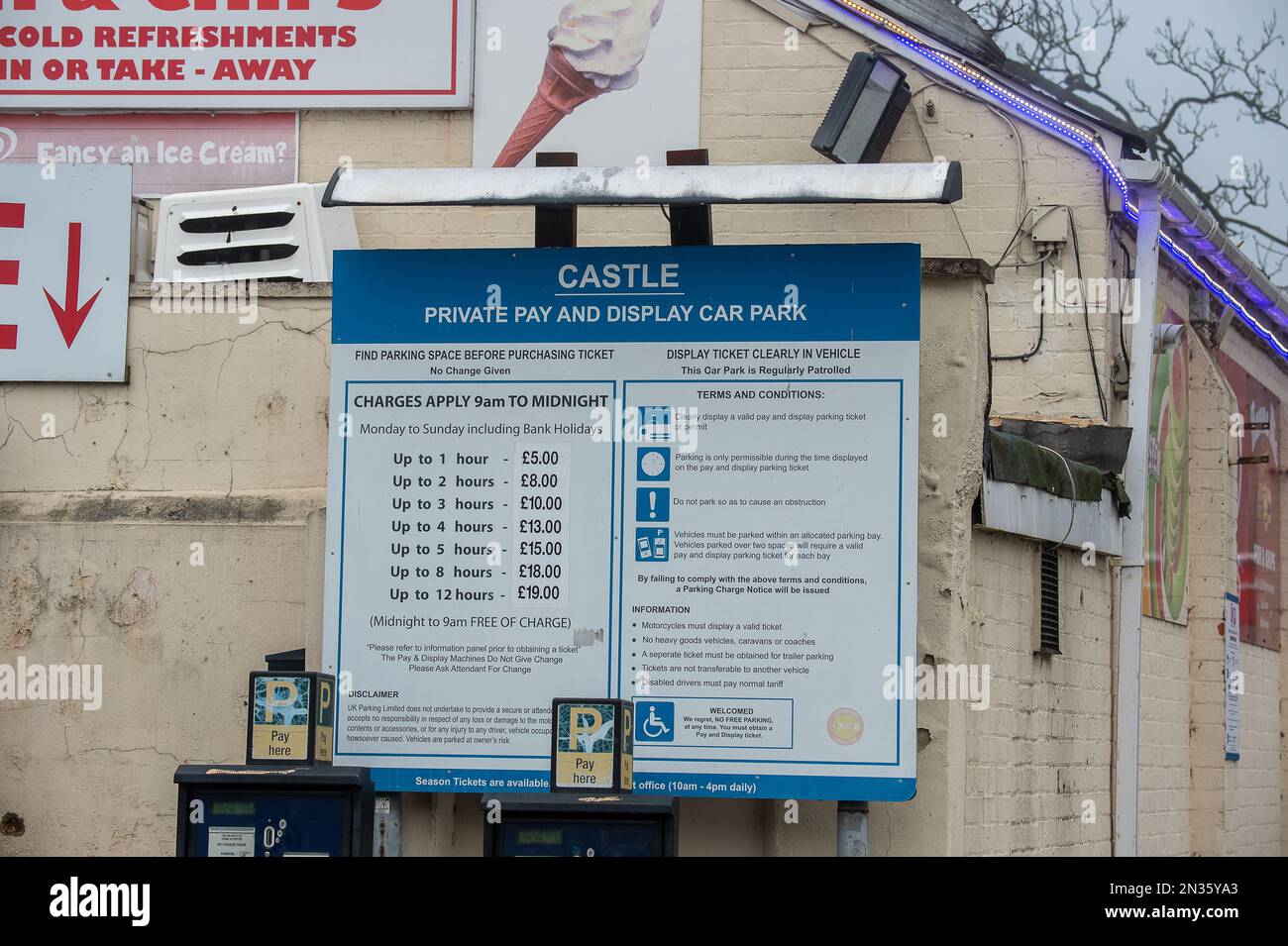 Windsor, Berkshire, UK. 7th February, 2023. It costs £5 to park for an