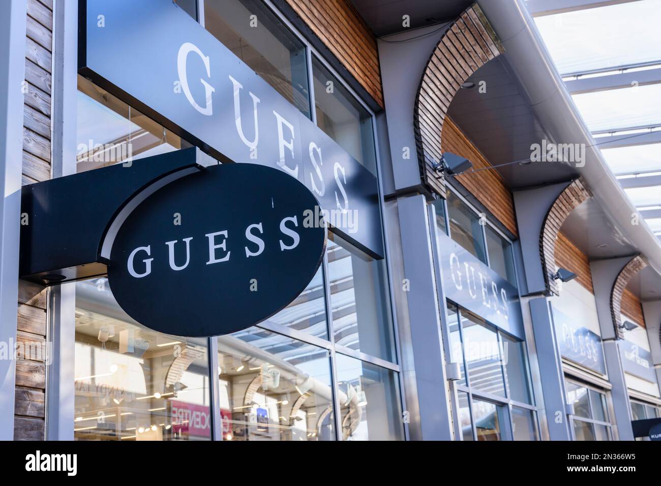 Guess factory cheap midtown