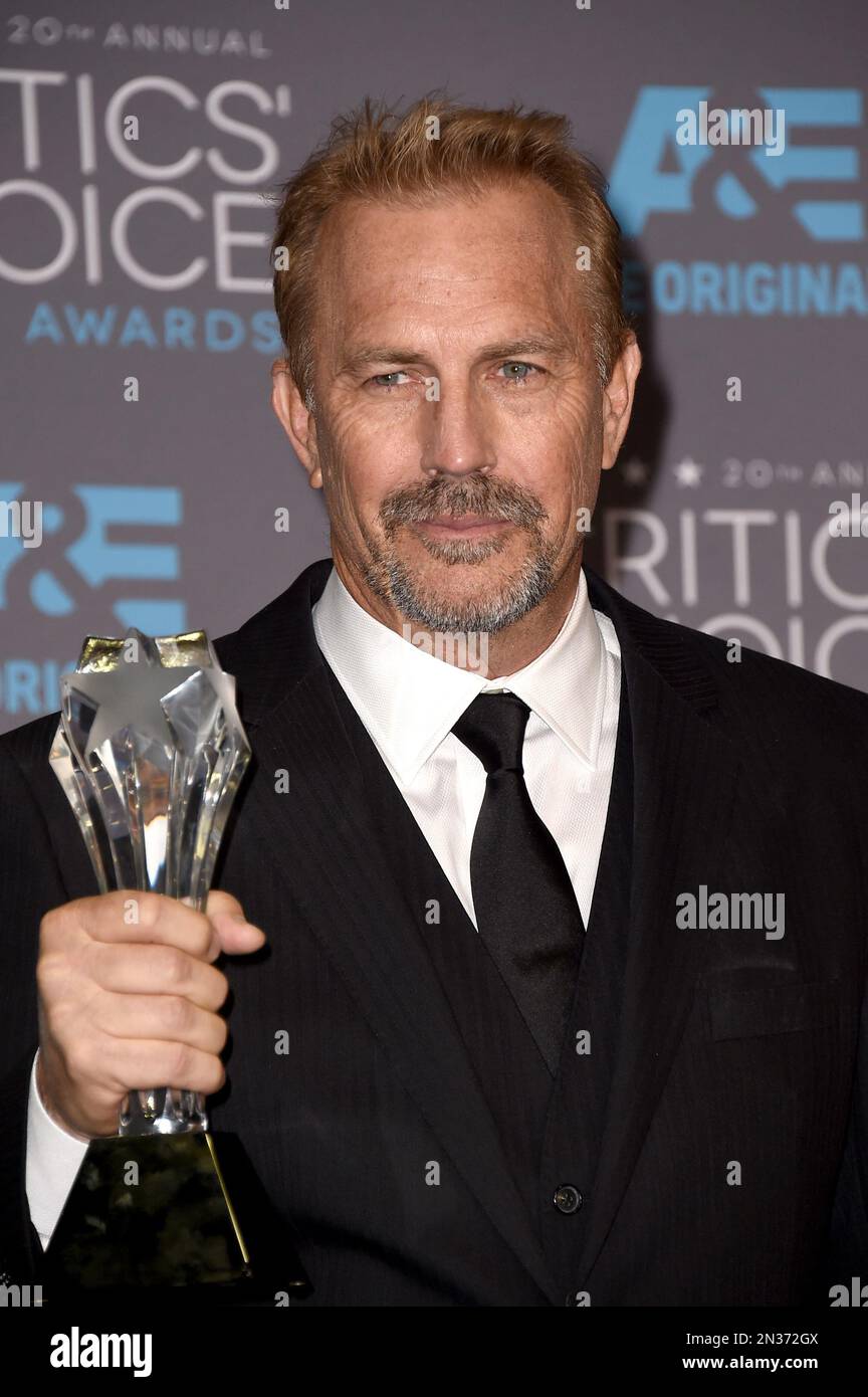 Kevin Costner Poses In The Press Room With The Lifetime Achievement 