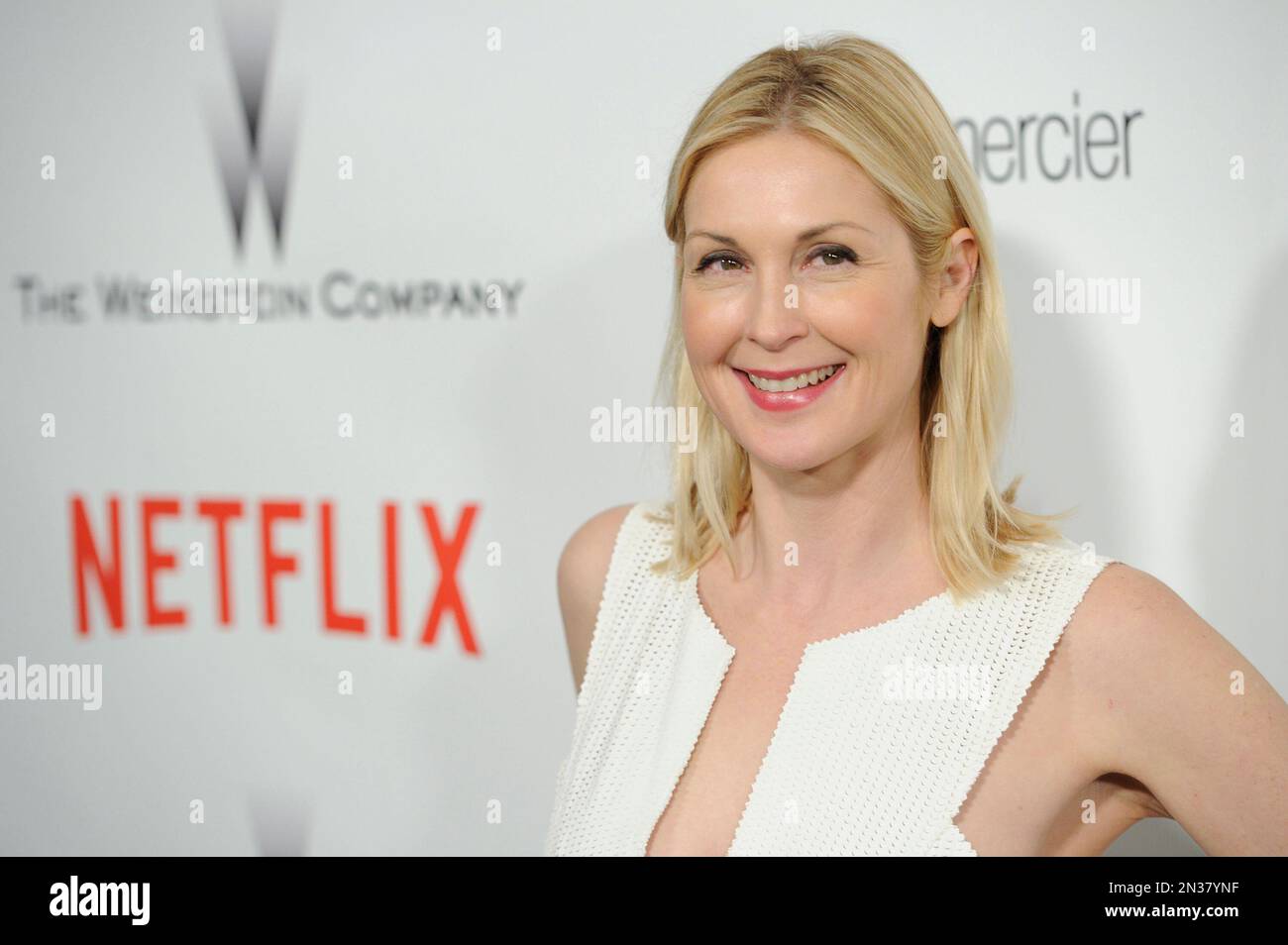 Kelly Rutherford arrives at The Weinstein Company and Netflix Golden ...