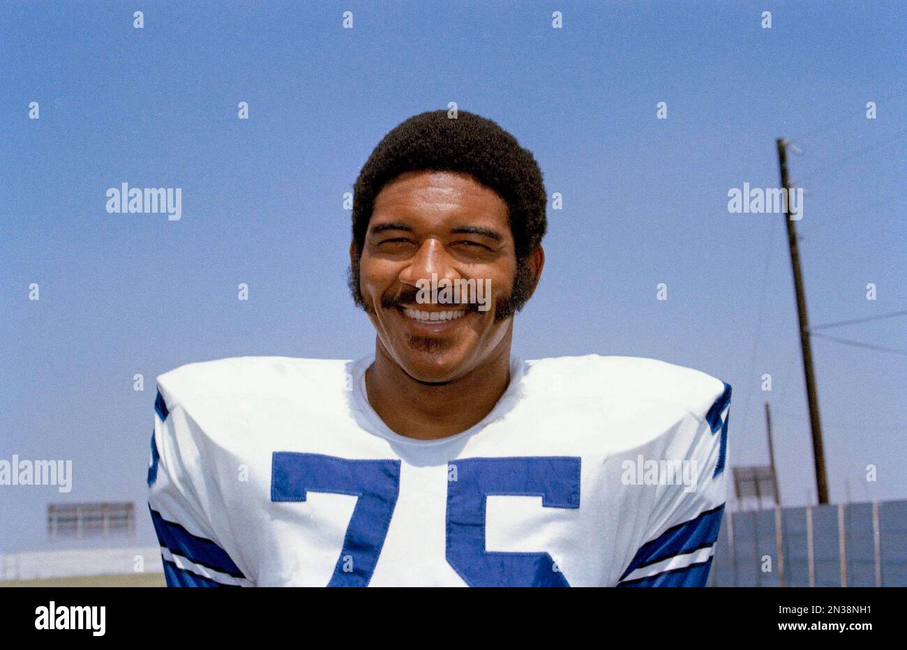 Defensive tackle Jethro Pugh (75) of the Dallas Cowboys, is shown in 1973.  Exact date and location are unknown. (AP Photo Stock Photo - Alamy