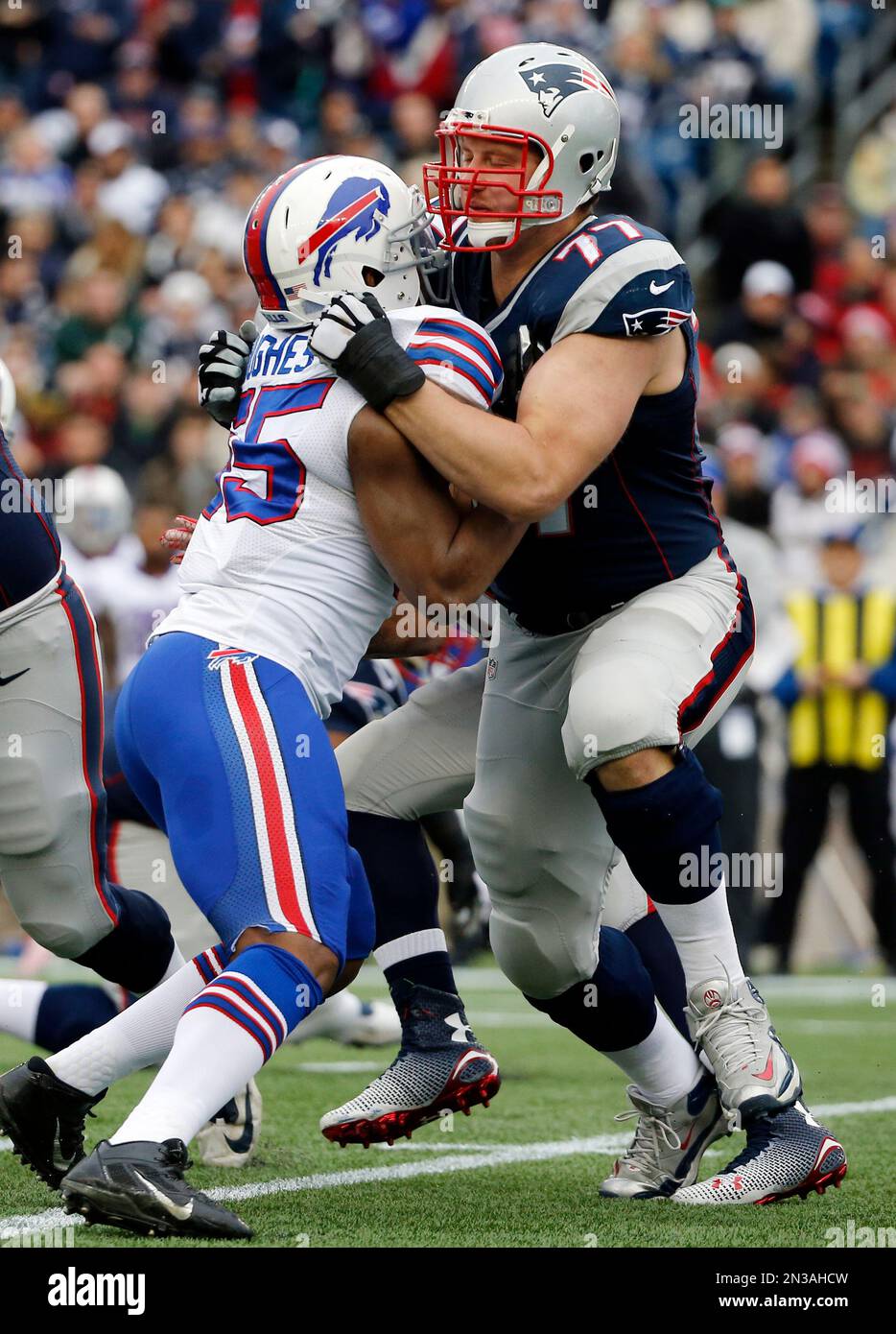 New England Patriots tackle Nate Solder (77) blocks Buffalo Bills ...