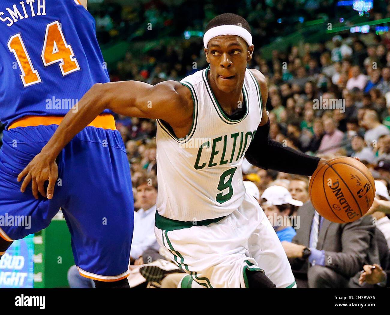 Jason Rondo Boston Celtics' Rajon Rondo drives around New York Knicks' Jason Smith ...
