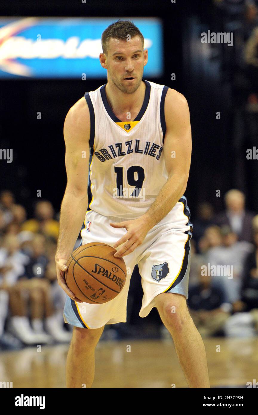 Memphis Grizzlies guard Beno Udrih (19) plays in the second half ...