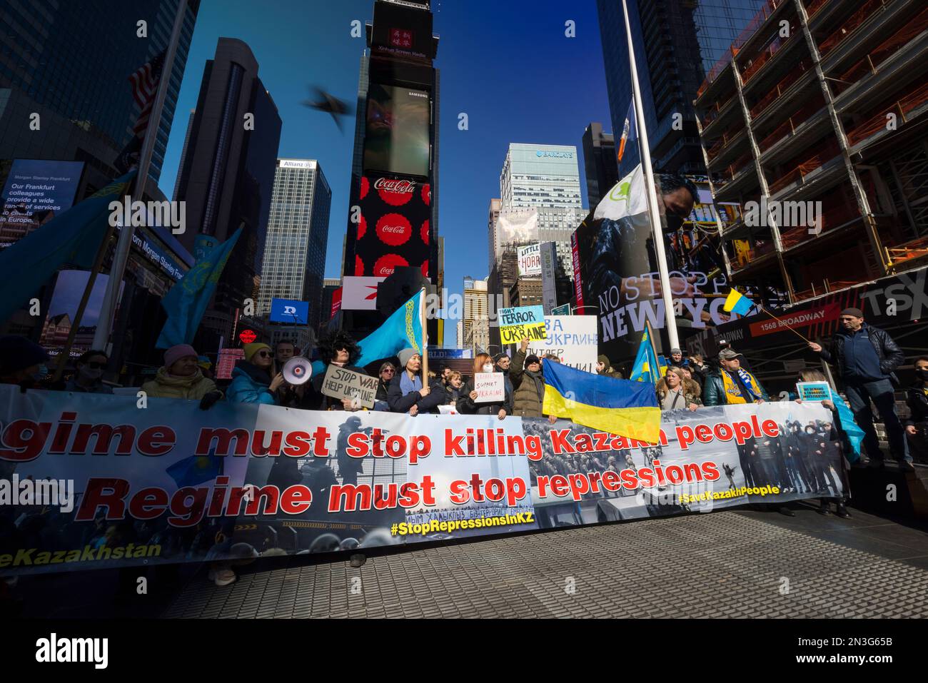 NEW YORK, NEW YORK - FEBRUARY 27: Ukrainian people and Kazakh people unite and protest against Russian invasion of the Ukraine and killing Kazakh peop Stock Photo