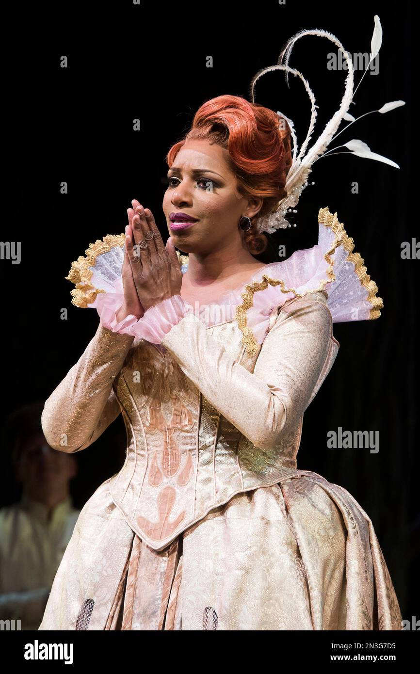 NeNe Leakes appears at the curtain call following her debut performance