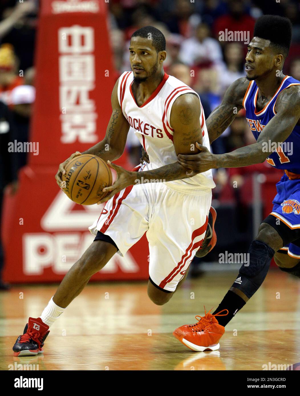 4/27 Today'sHERO 田宮裕涼 New York Knicks' Iman Shumpert (21) tries to foul Houston