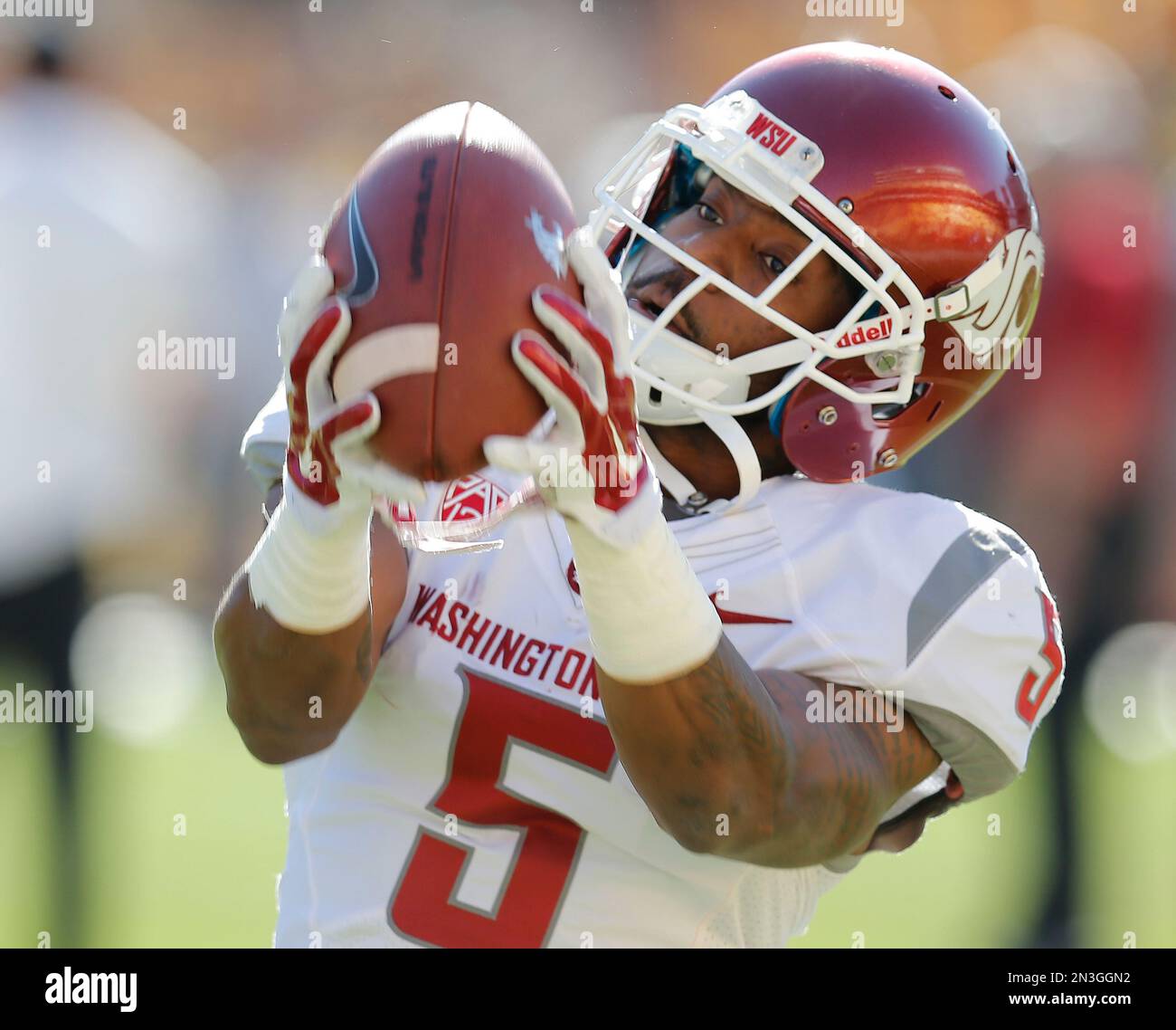 Washington State wide receiver Rickey Galvin (5) in the first half ...