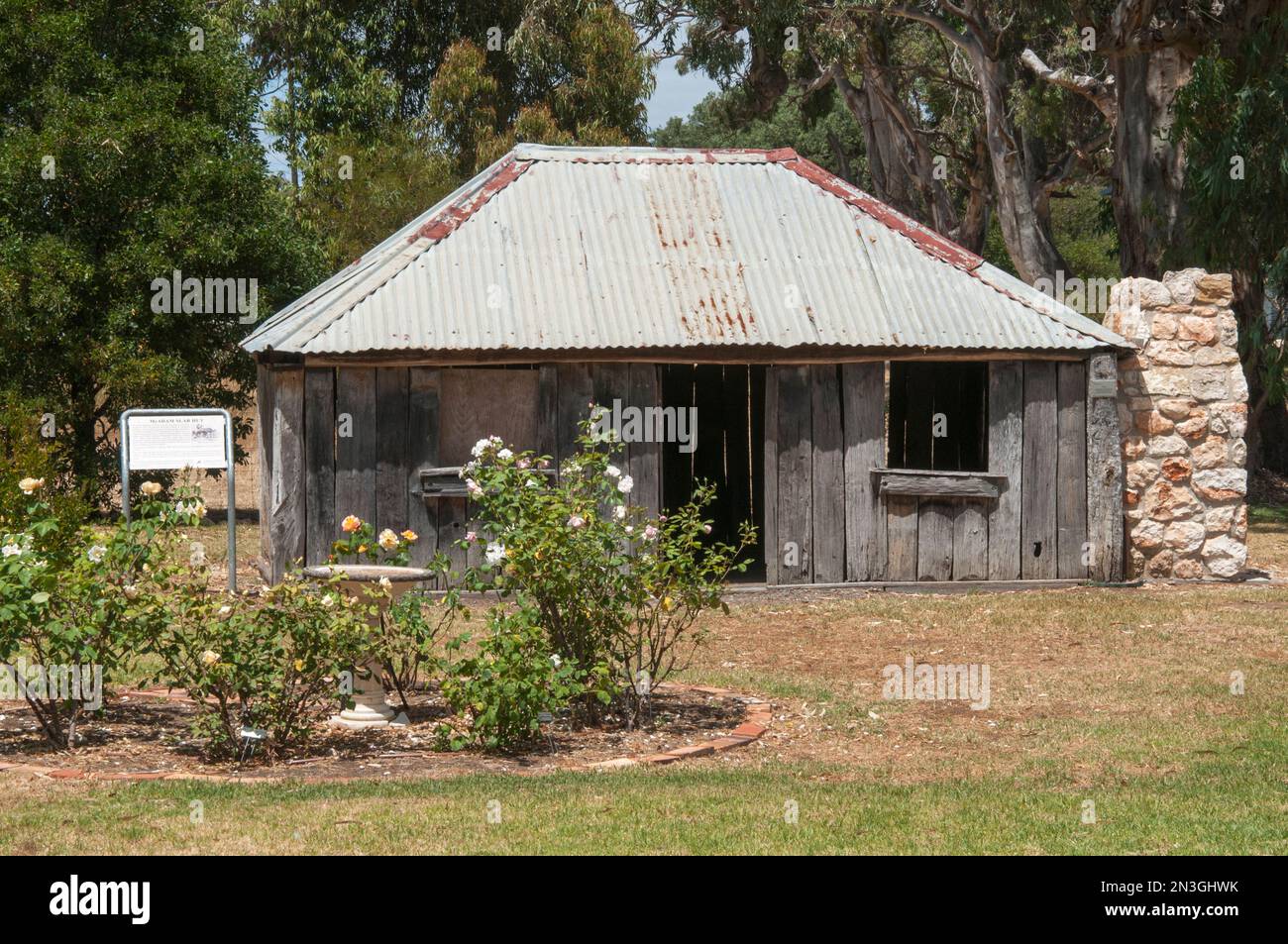 McAdam Slab Hut, ca. 1863,  in Petticoat Lane, Penola, South Australia Stock Photo