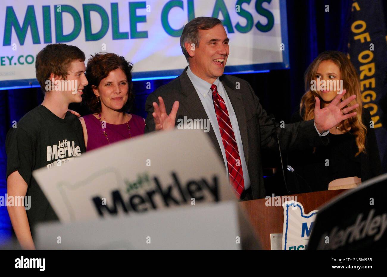 Ken R Merkley Sen. Jeff Merkley, D-Ore., center, with, from left, son Jonathan ...