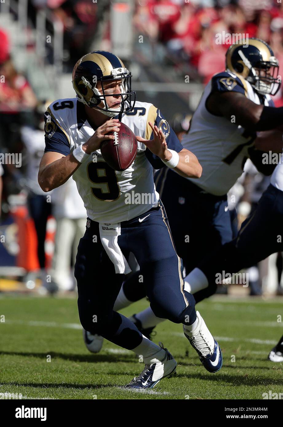 St. Louis Rams quarterback Austin Davis (9) drops back against the San ...