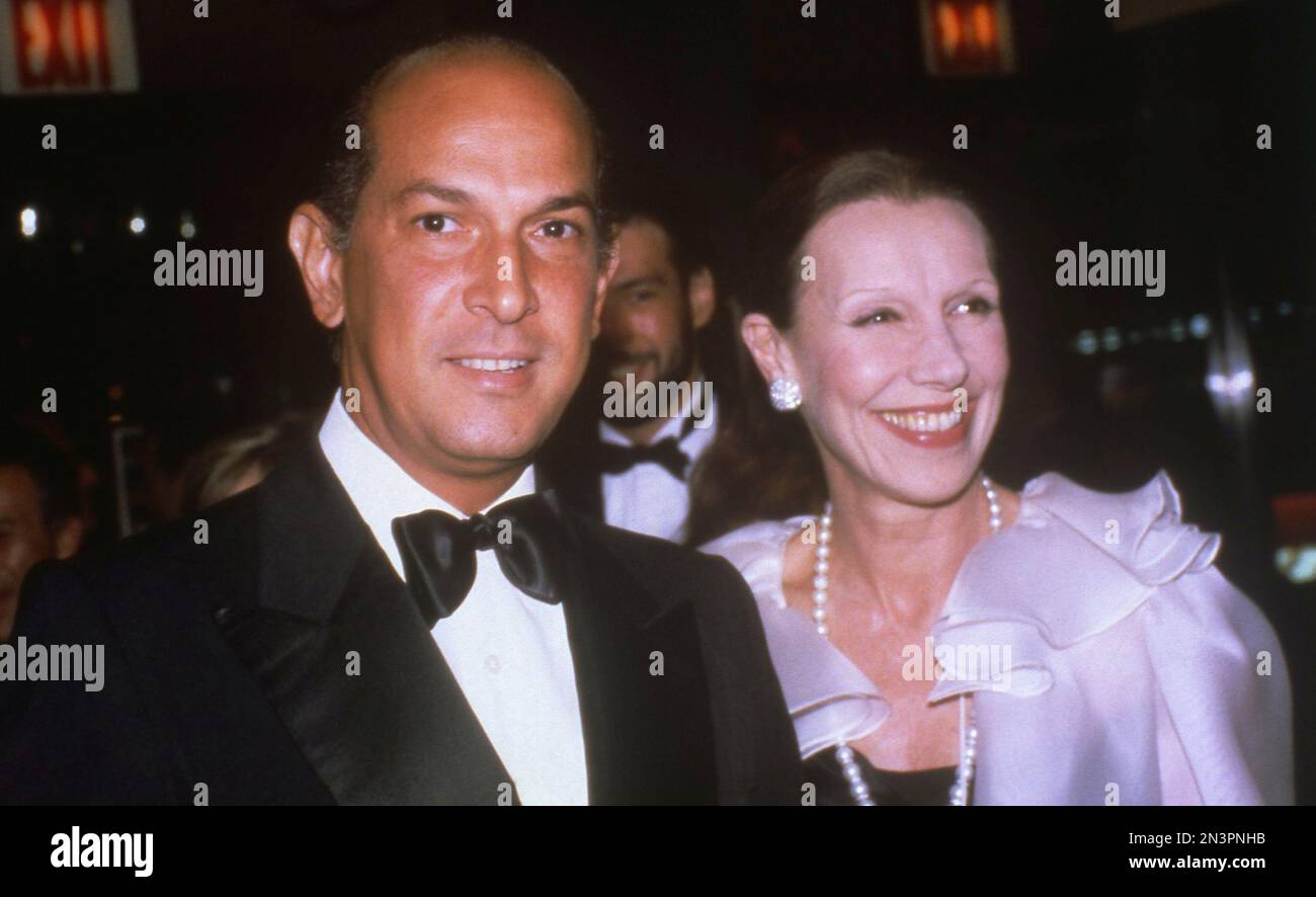 Fashion designer Oscar de la Renta with wife Francoise de Langlade in 1981. AP Photo Stock Photo Alamy