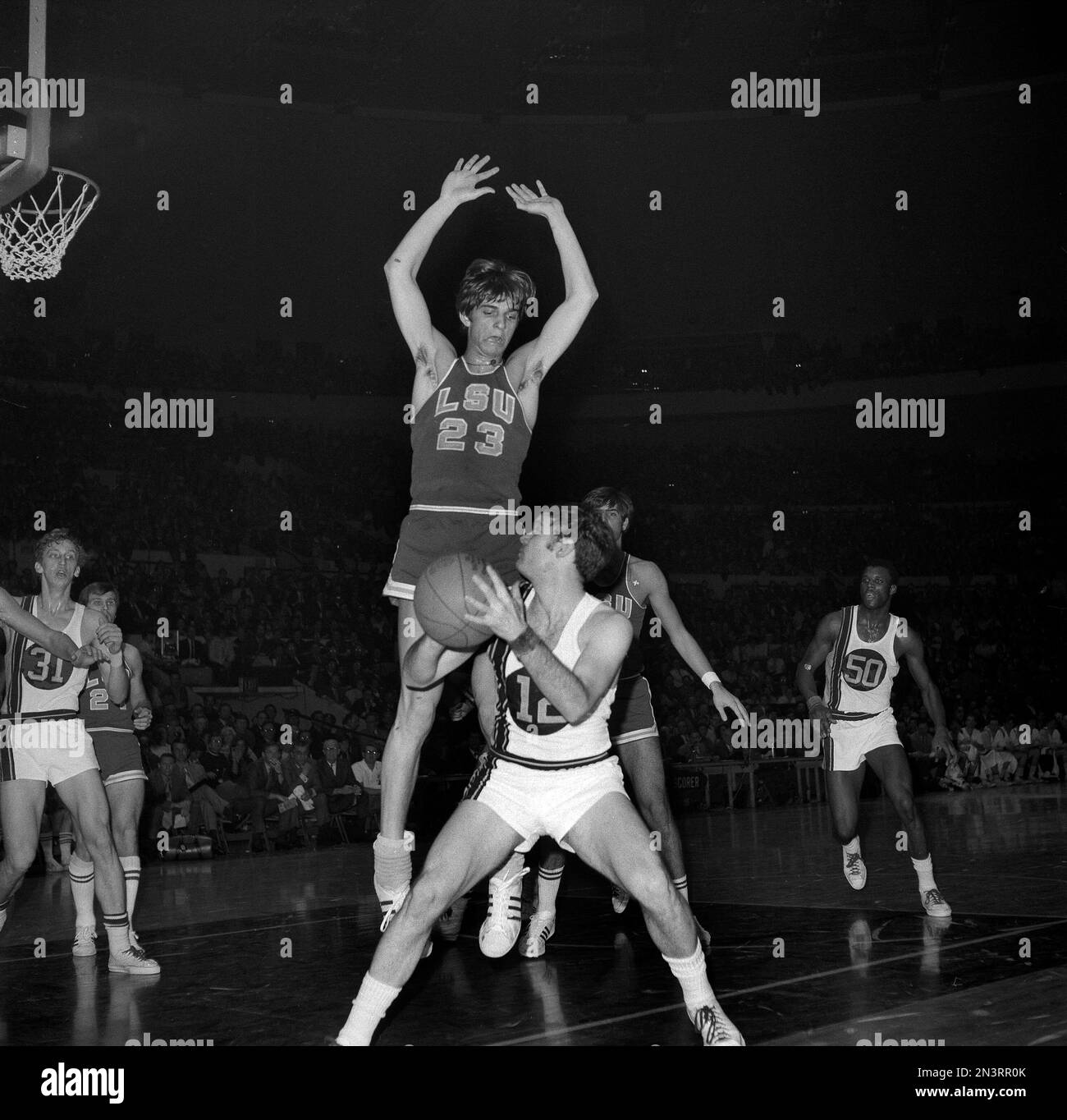 pete-maravich-23-star-player-of-the-louisiana-state-university