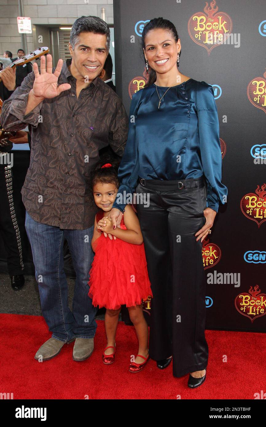 From left, Esai Morales, Mariana Oliveira Morales and Elvimar Silva ...