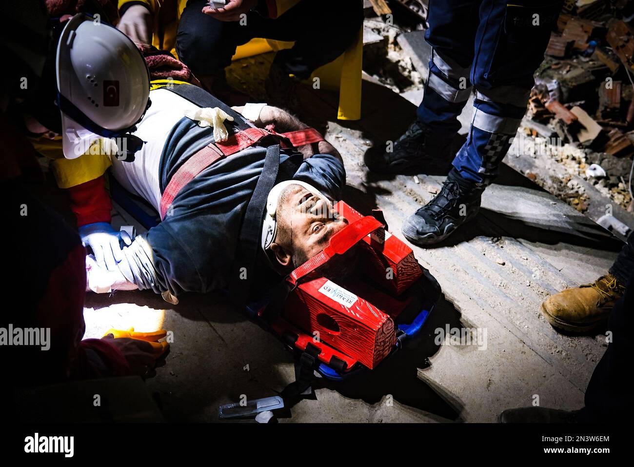 Hatay, Antakya, Turkey. 24th Jan, 2000. Cumhur Safa (46) is being treated after being rescued