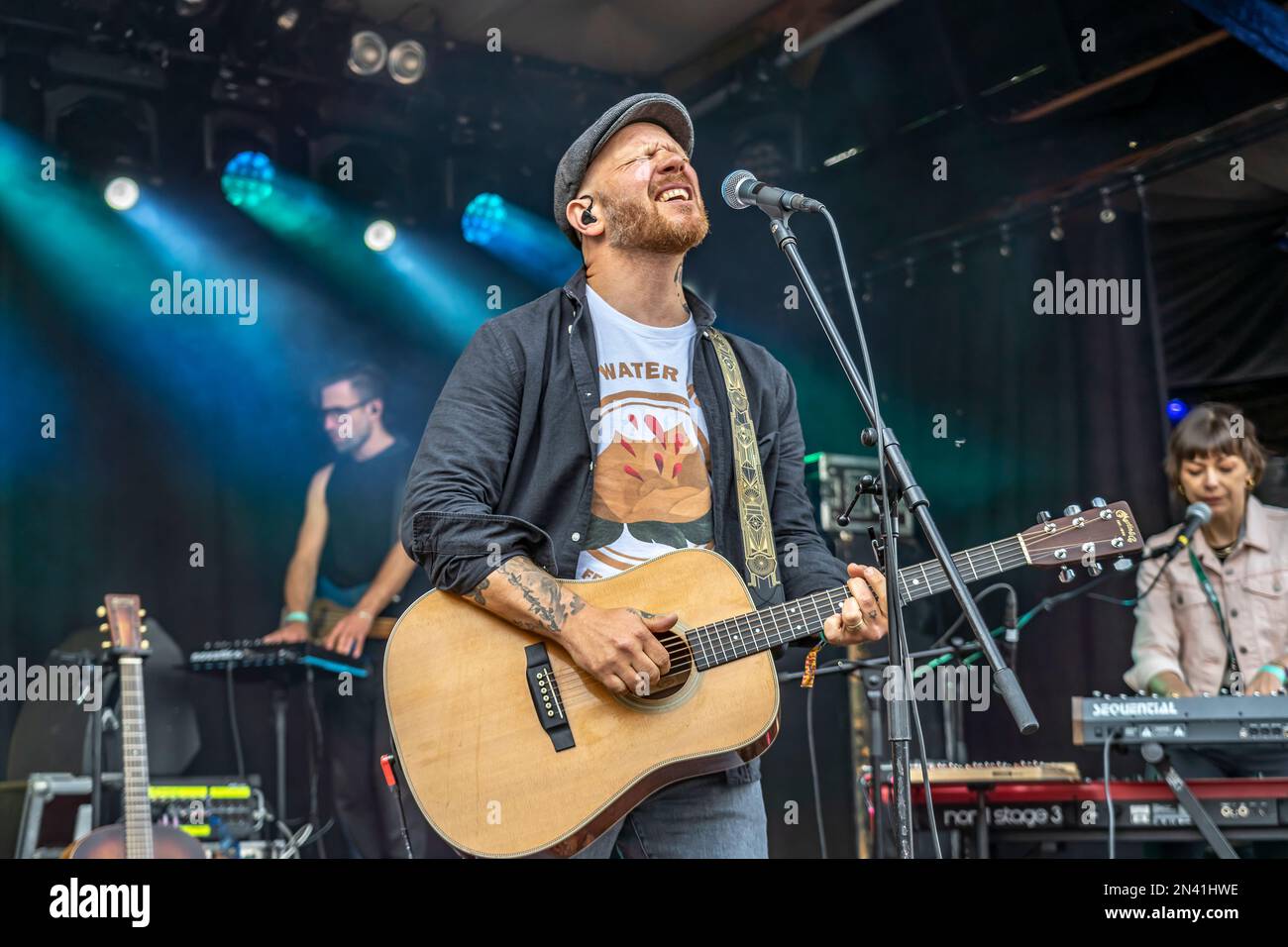 Der deutsche Sänger Matze Rossi live beim Orange Blossom Special ...