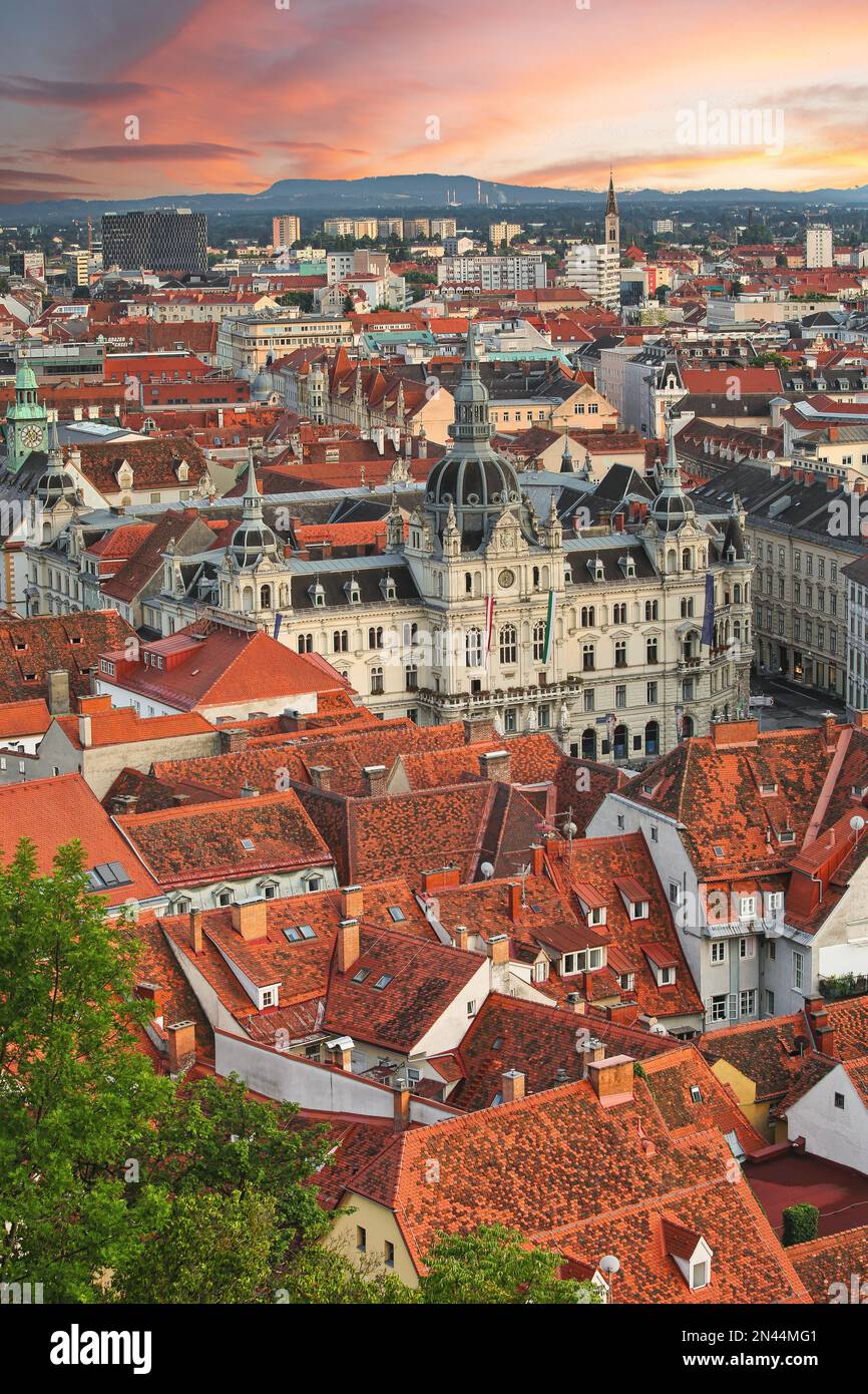 Beautiful panoramic view to the old town of Graz, popular travel ...
