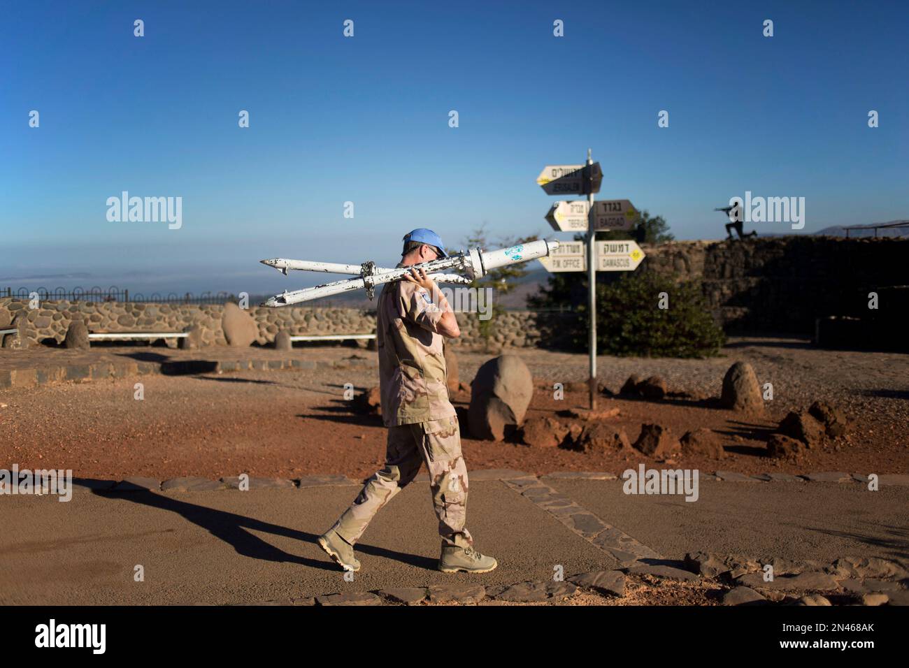 A U.N. peacekeeper from the United Nations Disengagement Observer Force ...