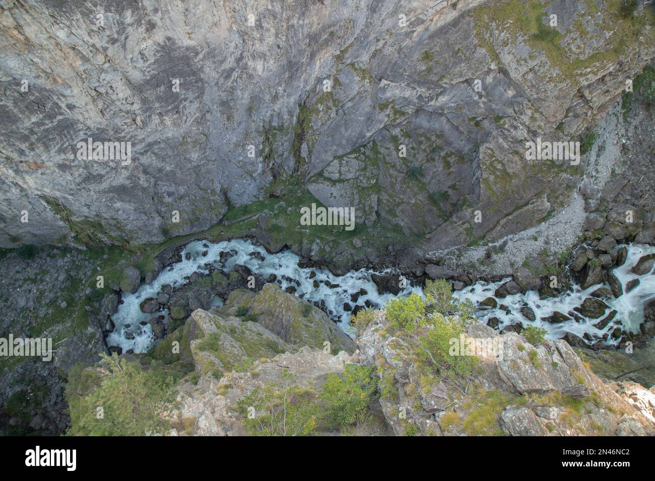 River Parted By Rocks A beautiful landscape of a river between rocks Stock Photo - Alamy