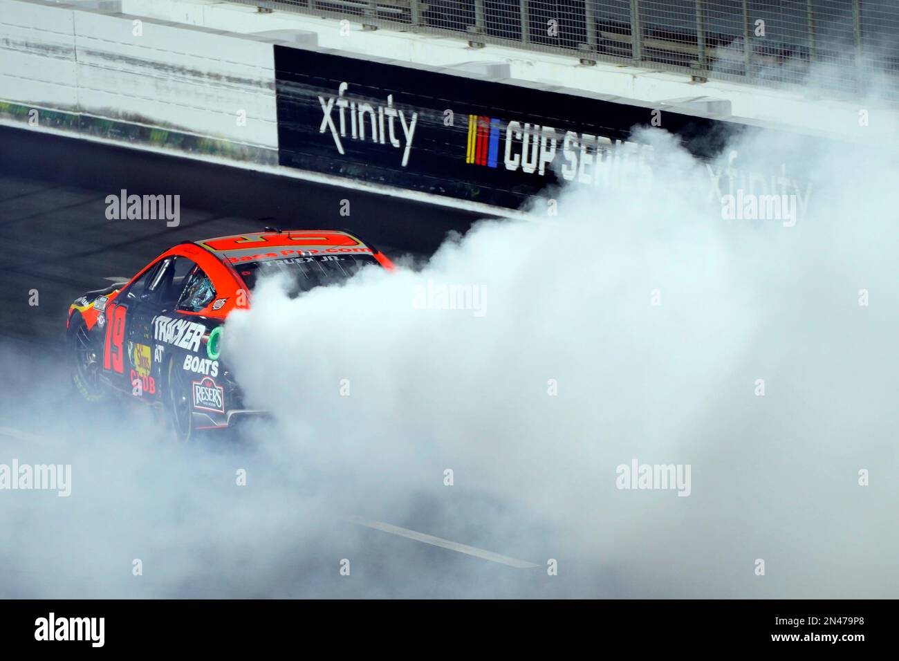 Martin Truex Jr wins the Busch Light Clash at The Coliseum at Los ...