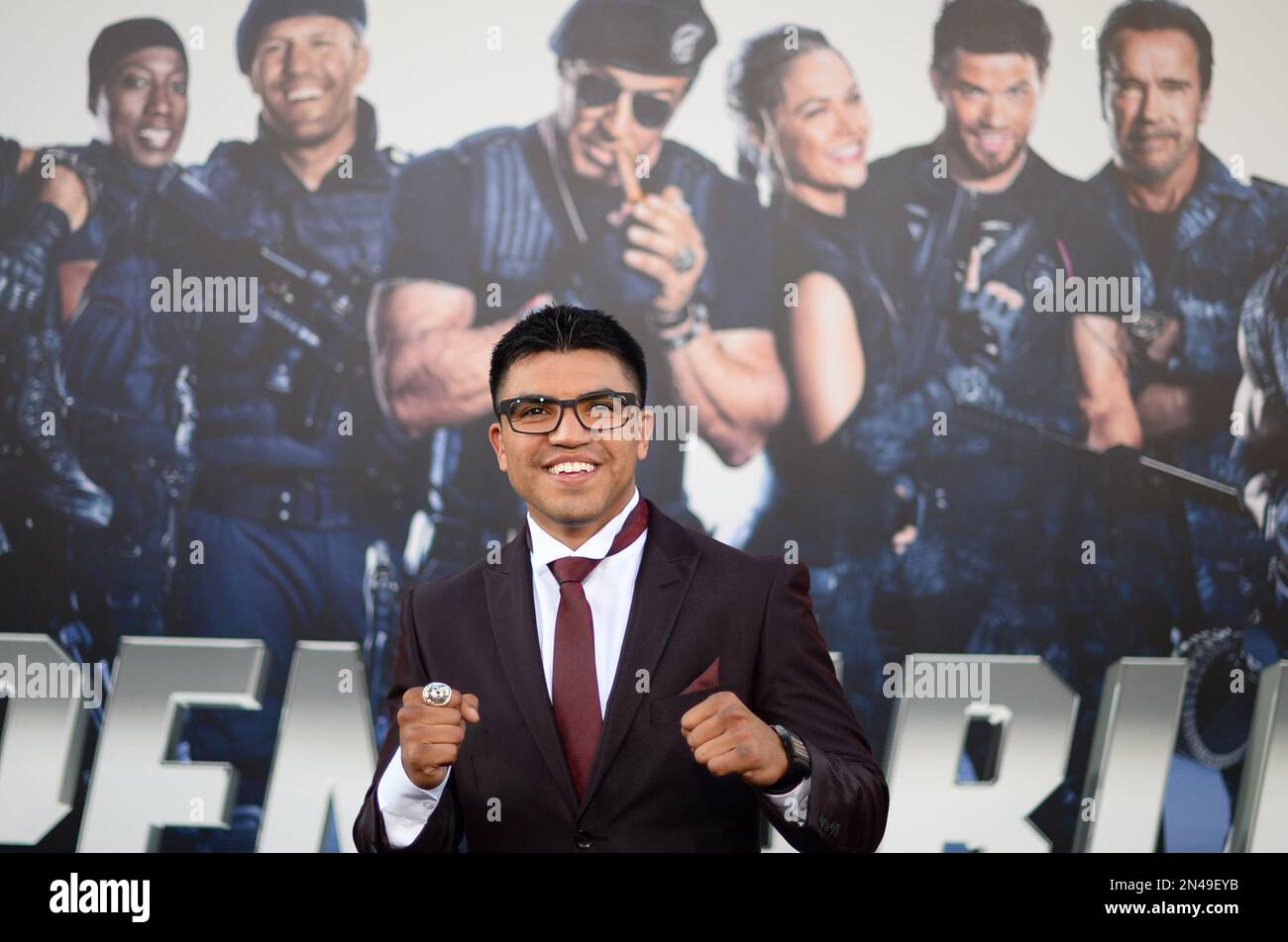 Victor Ortiz arrives at the premiere of \, image size:1300x952