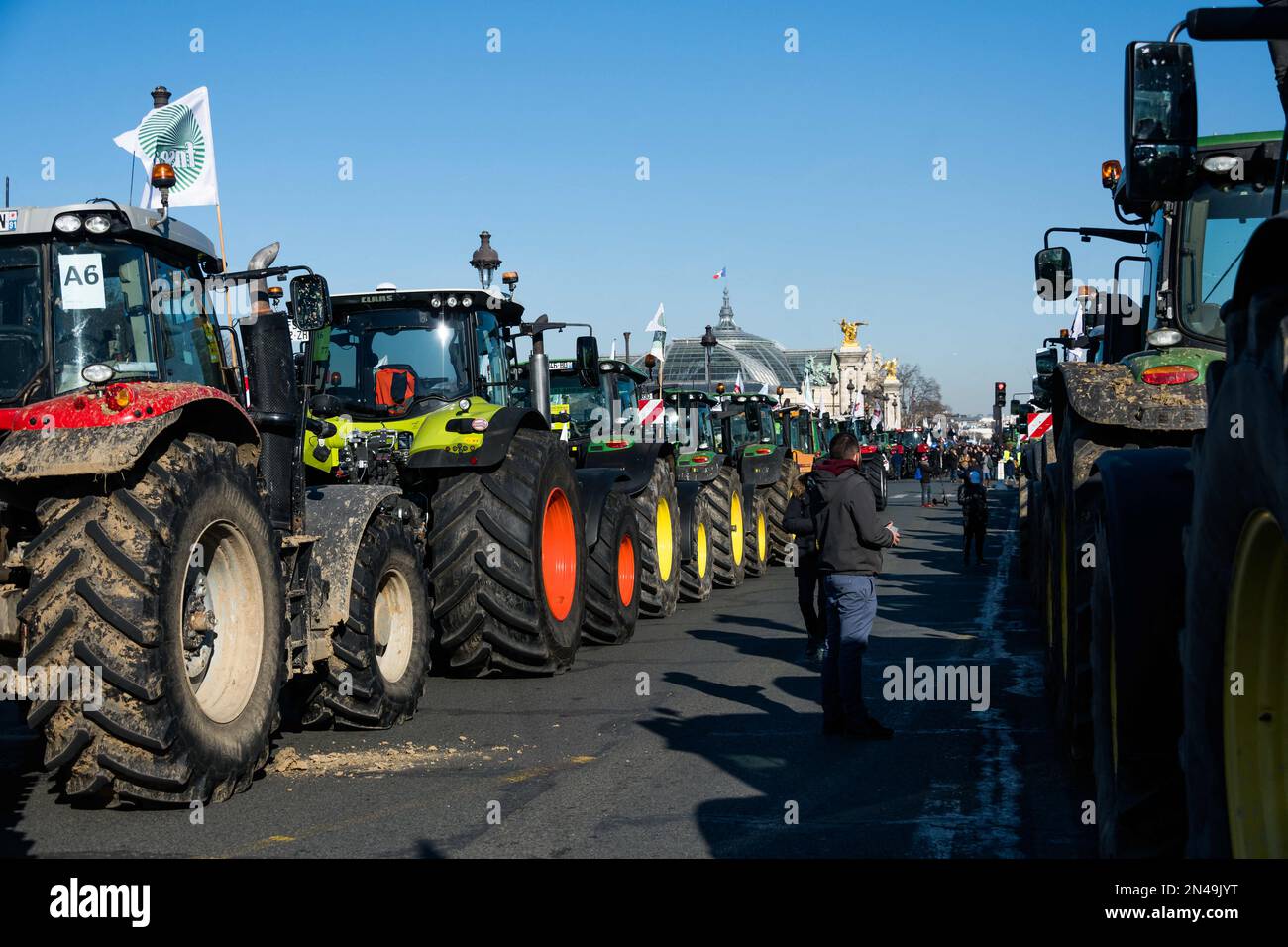 https://c8.alamy.com/comp/2N49JYT/paris-france-08022023-several-thousand-farmers-from-all-over-france-including-500-on-tractors-led-by-the-main-union-the-fnsea-converged-on-paris-to-denounce-the-constraints-on-their-profession-in-particular-the-restrictions-on-the-use-of-pesticides-especially-in-sugar-beet-cultivation-bee-killing-insecticides-paris-france-on-february-08-2023-photo-by-pierrick-villetteabacapresscom-2N49JYT.jpg