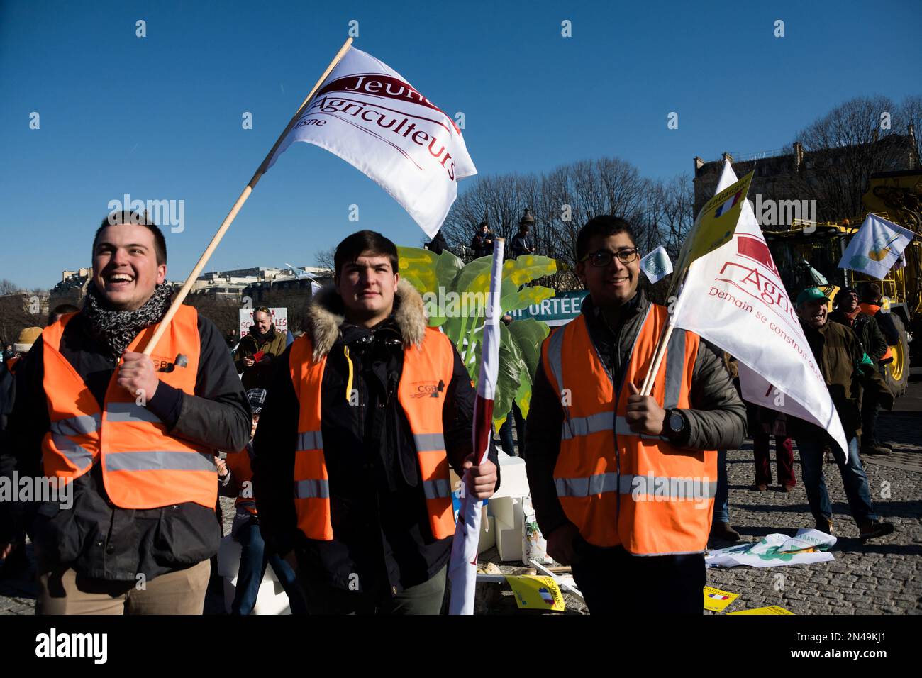 https://c8.alamy.com/comp/2N49KJ1/paris-france-08022023-several-thousand-farmers-from-all-over-france-including-500-on-tractors-led-by-the-main-union-the-fnsea-converged-on-paris-to-denounce-the-constraints-on-their-profession-in-particular-the-restrictions-on-the-use-of-pesticides-especially-in-sugar-beet-cultivation-bee-killing-insecticides-paris-france-on-february-08-2023-photo-by-pierrick-villetteabacapresscom-2N49KJ1.jpg