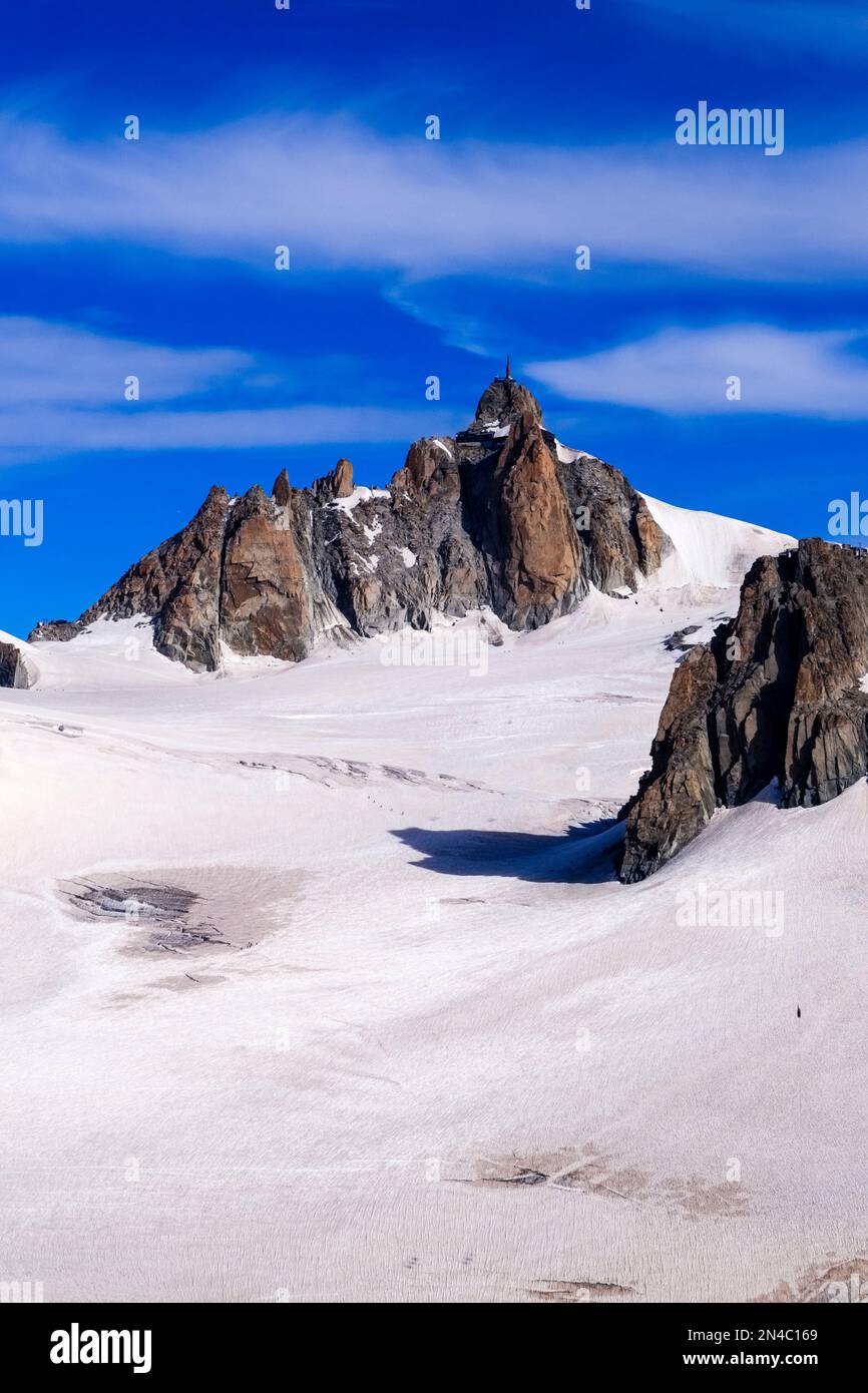 View of the slopes and crevasses of the upper part of the Géant Glacier ...