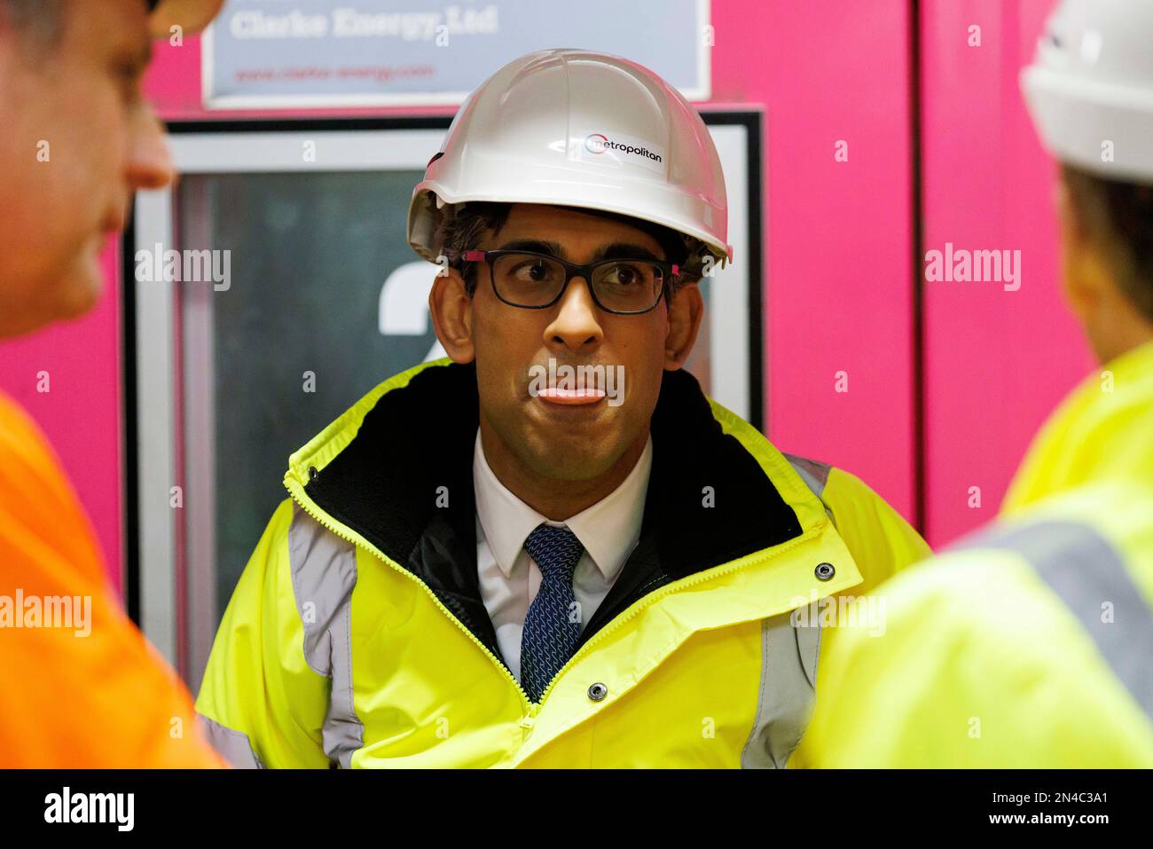 Prime Minister Rishi Sunak and newly appointed Secretary of State for Energy Security and Net Zero Grant Shapps tour the facility. Prime Minister Rish Stock Photo