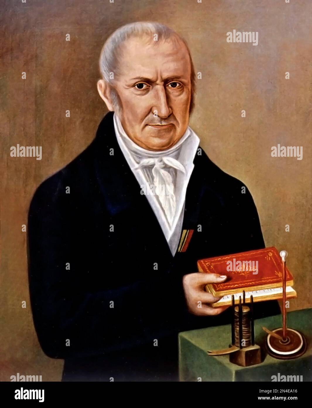 Alessandro Volta. Portrait of the Italian chemist and inventor of the battery, Alessandro Giuseppe Antonio Anastasio Volta (1745-1827) with two of his inventions: the electric battery and the electrophorus Stock Photo