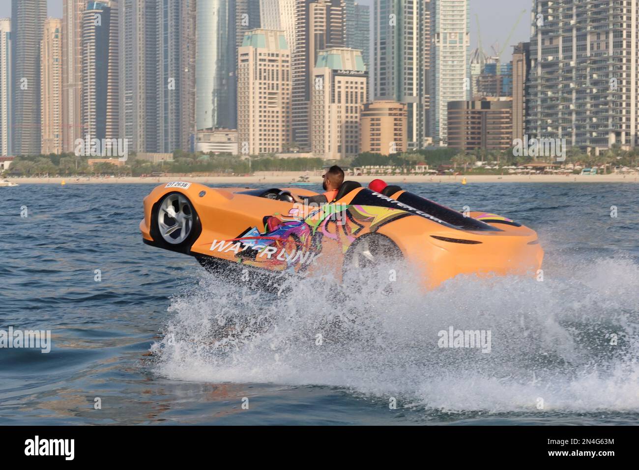 Jet boat dubai hires stock photography and images Alamy