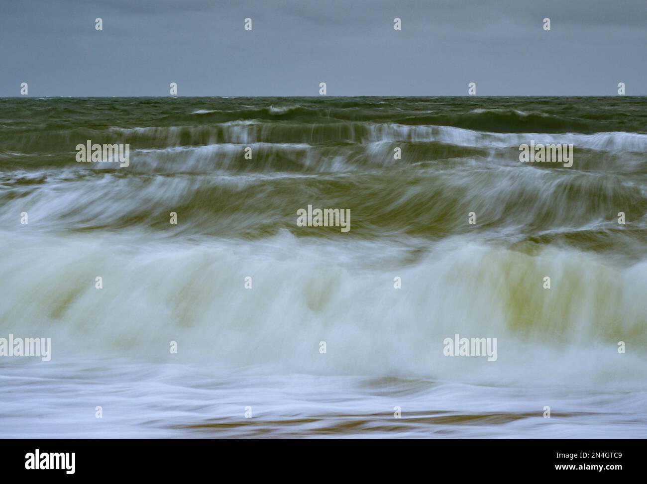 Agger, Denmark. 29th Jan, 2023. Waves of the North Sea on the west coast at the National Park Thy (shot with long exposure). The national park stretches from Agger Tange in the south to Hanstholm in the north. Credit: Patrick Pleul/dpa/Alamy Live News Stock Photo