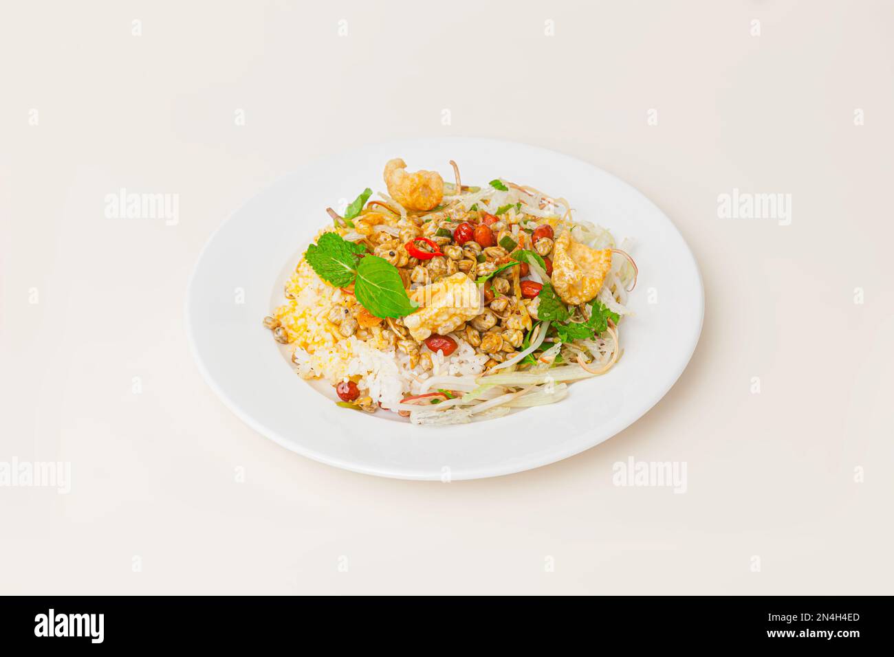 Com hen Hoi An, Vietnamese rice dish with baby basket clams rice