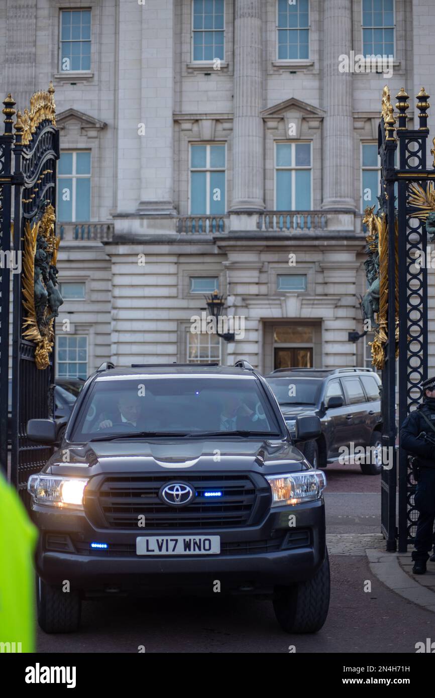 London, UK - Feb 8, 2023: President Volodymyr Zelensky’s procession leaving Buckingham Palace after his first visit since the Russian Invasion of Ukraine. Credit: Sinai Noor/Alamy Live News - EDITORIAL USE ONLY. Credit: Sinai Noor/Alamy Live News Stock Photo