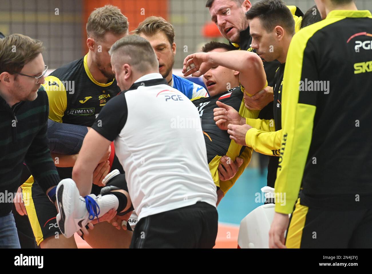 Karlovy Vary, Czech Republic. 08th Feb, 2023. Injured Lukas Vasina of Belchatow during the CEV Volleyball Challenge Cup 2023 4th Finals match VK CEZ Karlovarsko vs. PGE Skra Belchatow (POL) in Karlovy Vary, Czech Republic, February 8, 2023. Credit: Slavomir Kubes/CTK Photo/Alamy Live News Stock Photo