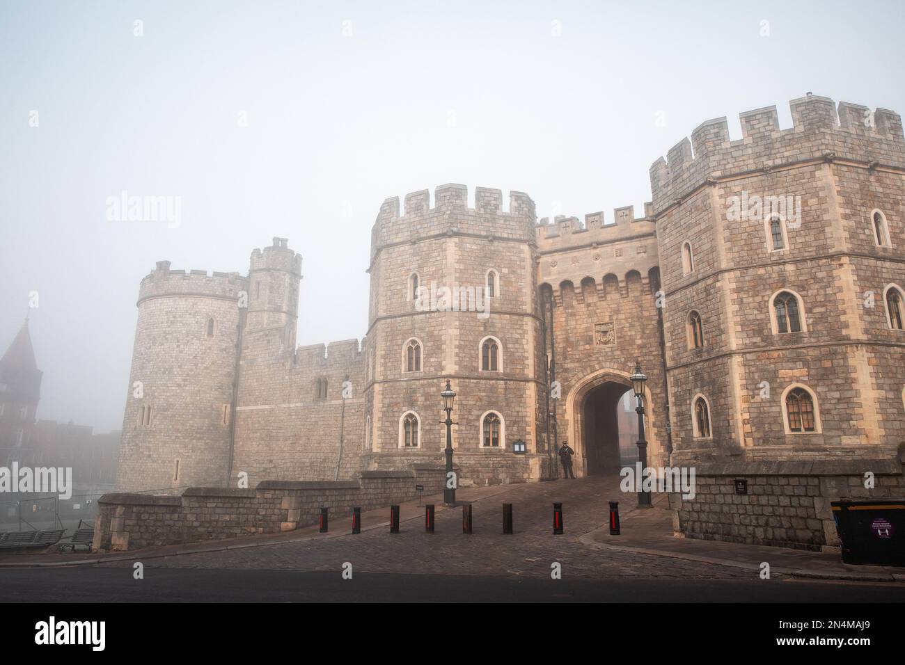 Windsor, UK. 8th February, 2023. The King Henry VIII Gateway of Windsor ...