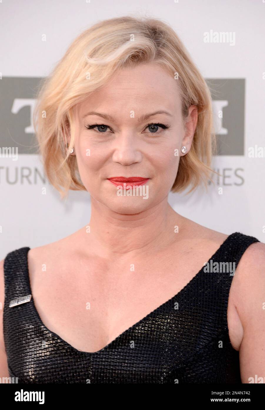 Sam Mathis Tn Samantha Mathis arrives at the 42nd AFI Lifetime Achievement Award ...