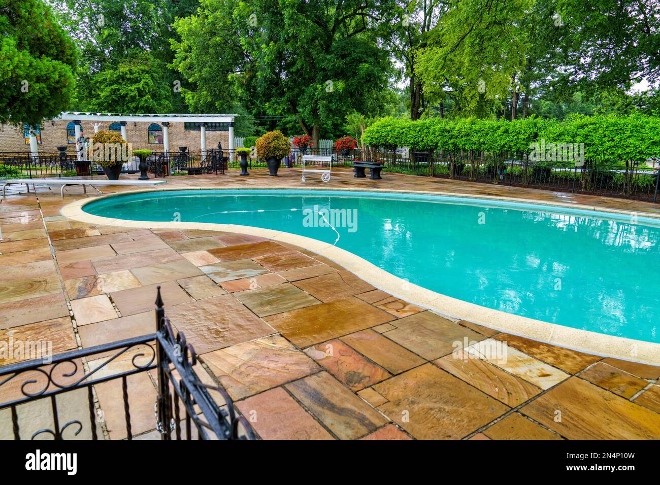 The swimming pool at Graceland, the home of Elvis Presley in Memphis ...