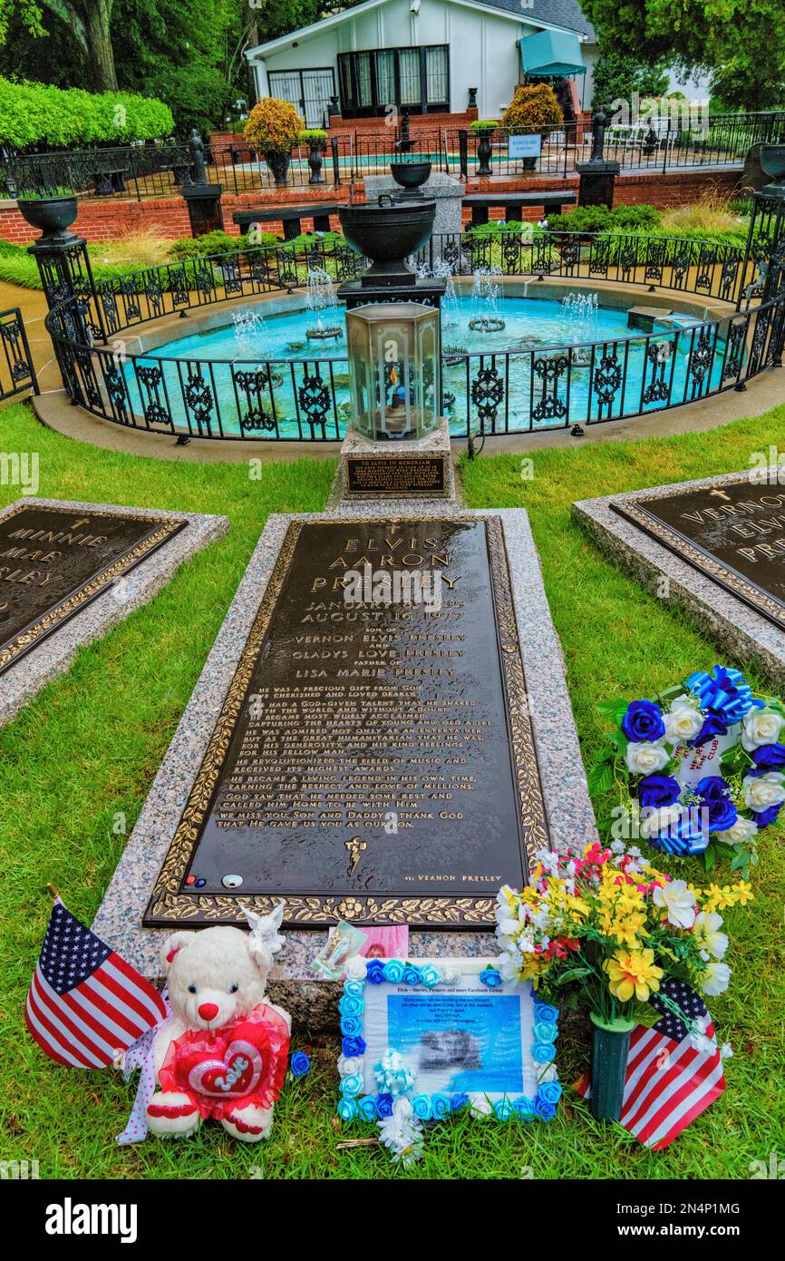Elvis Presley’s Grave in the Meditation Garden at Graceland, his home in Memphis, Tennessee. Stock Photo
