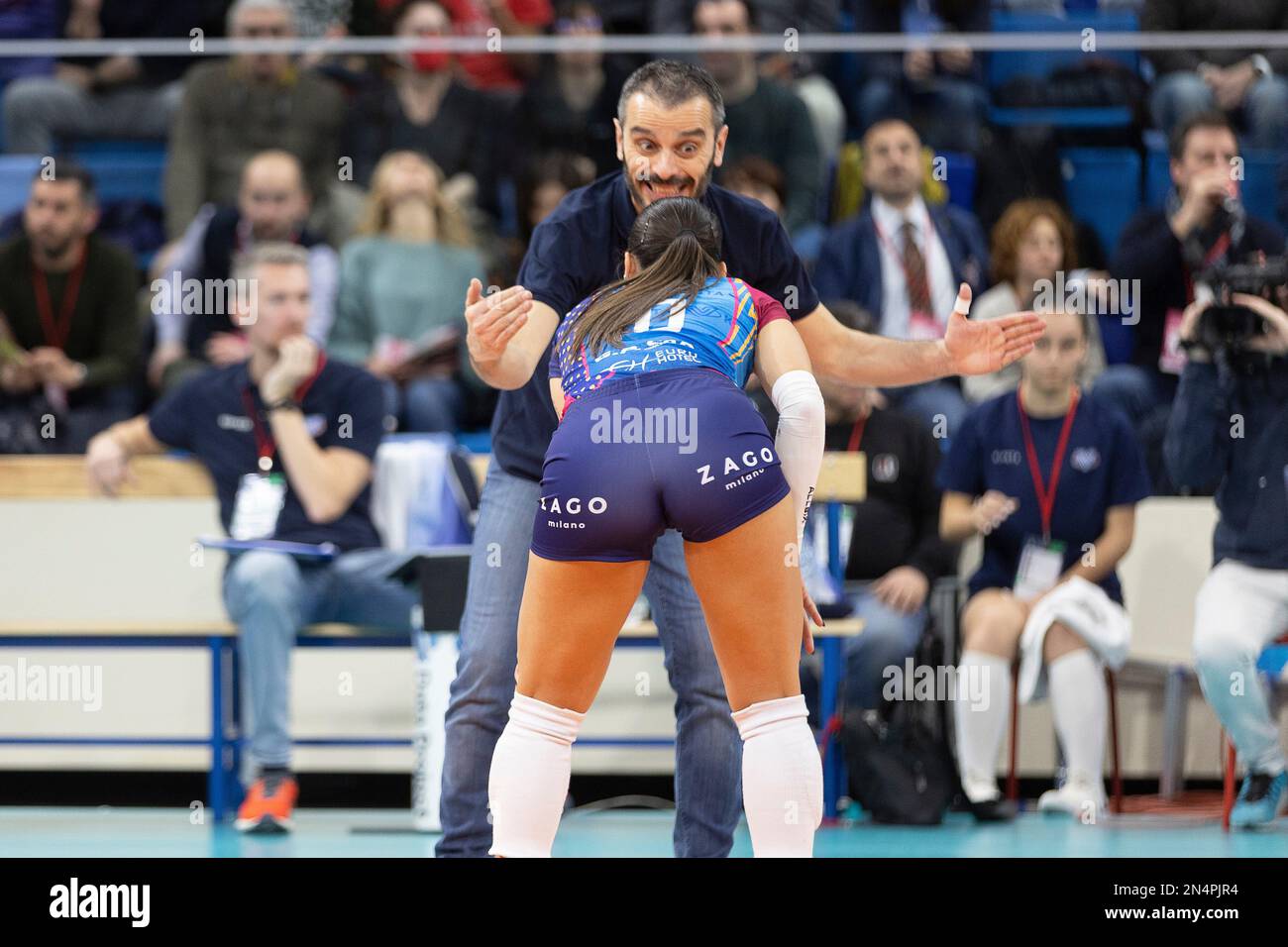 Milano, Italy. 08th Feb, 2023. Head coach Marco Gaspari with Beatrice Parrocchiale (Vero Volley Milano) Credit: Independent Photo Agency/Alamy Live News Stock Photo