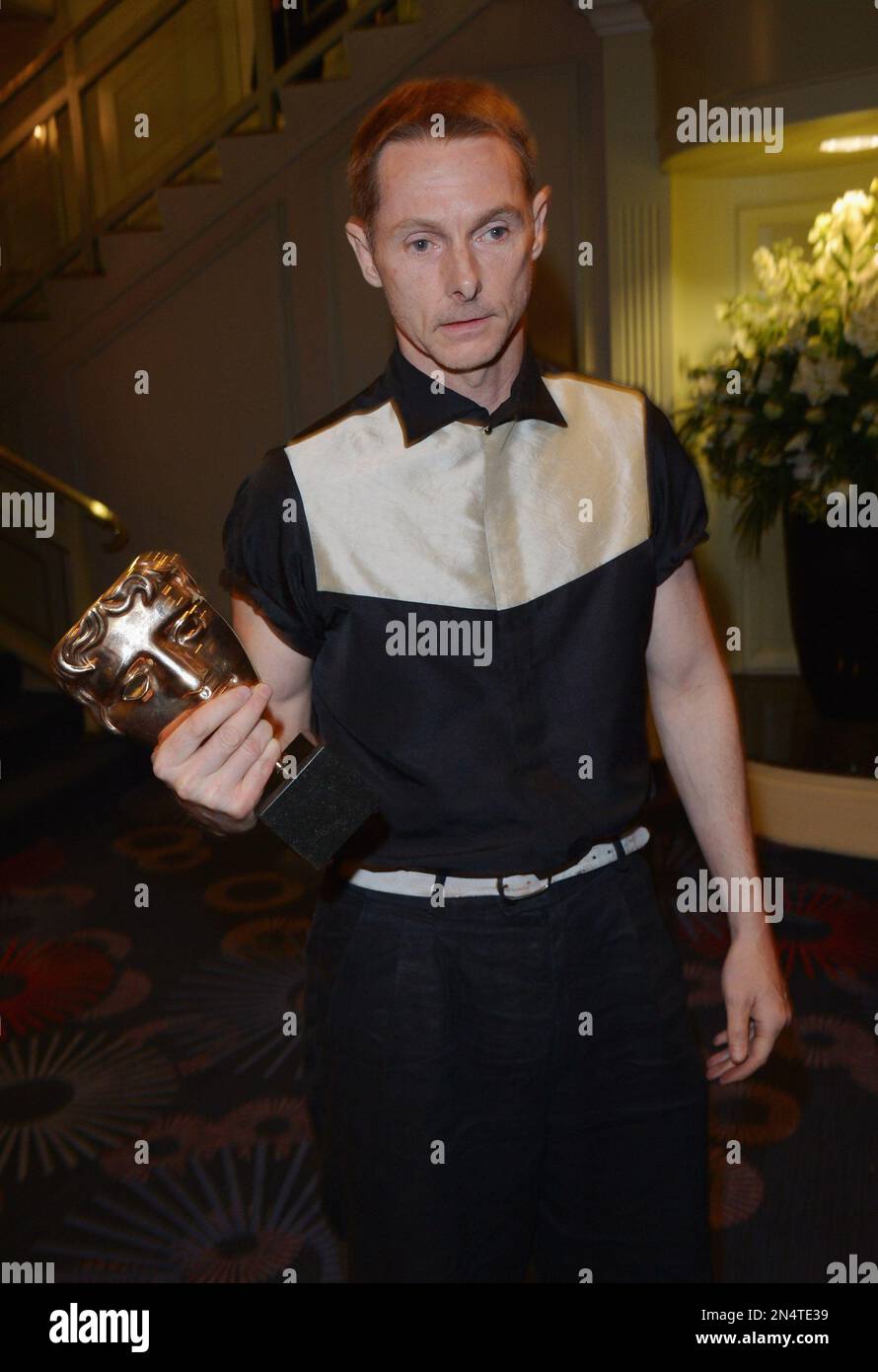 Sean Harris with his Award for Leading Actor in Southcliffe at the ...
