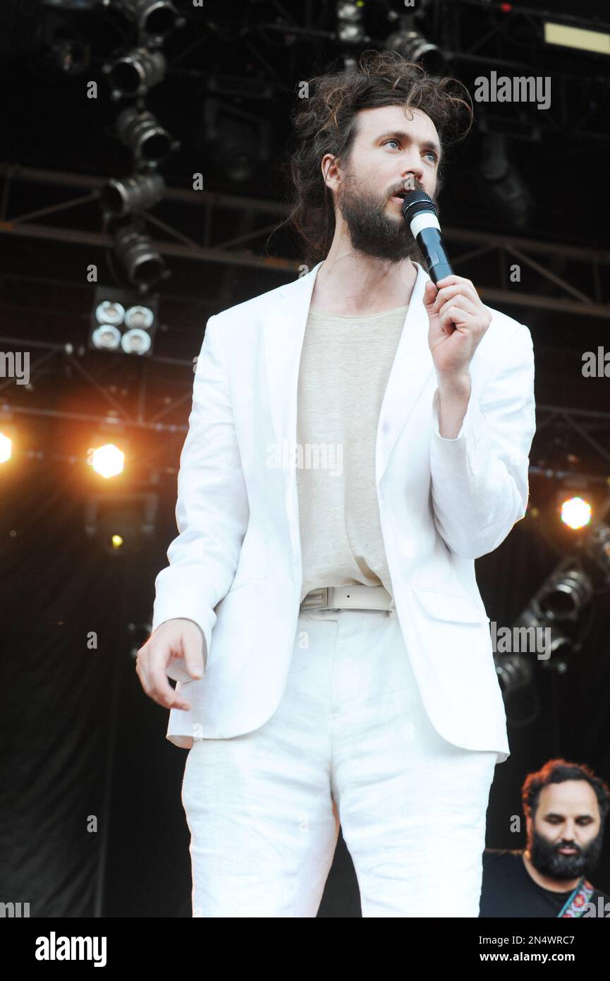 Alex Ebert with Edward Sharpe and the Magnetic Zeros performing at the ...