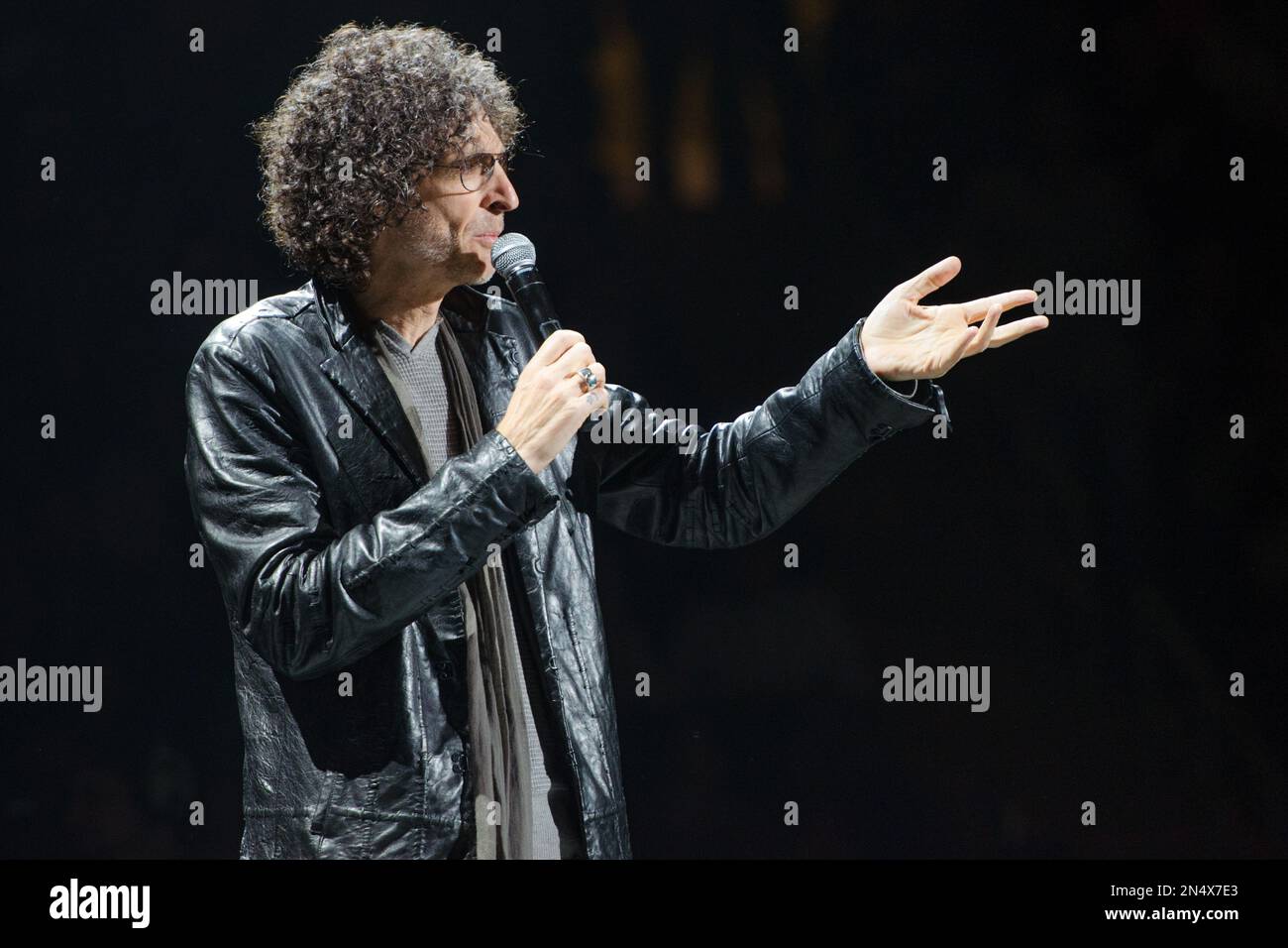 Radio personality, Howard Stern, introduces Billy Joel at Madison