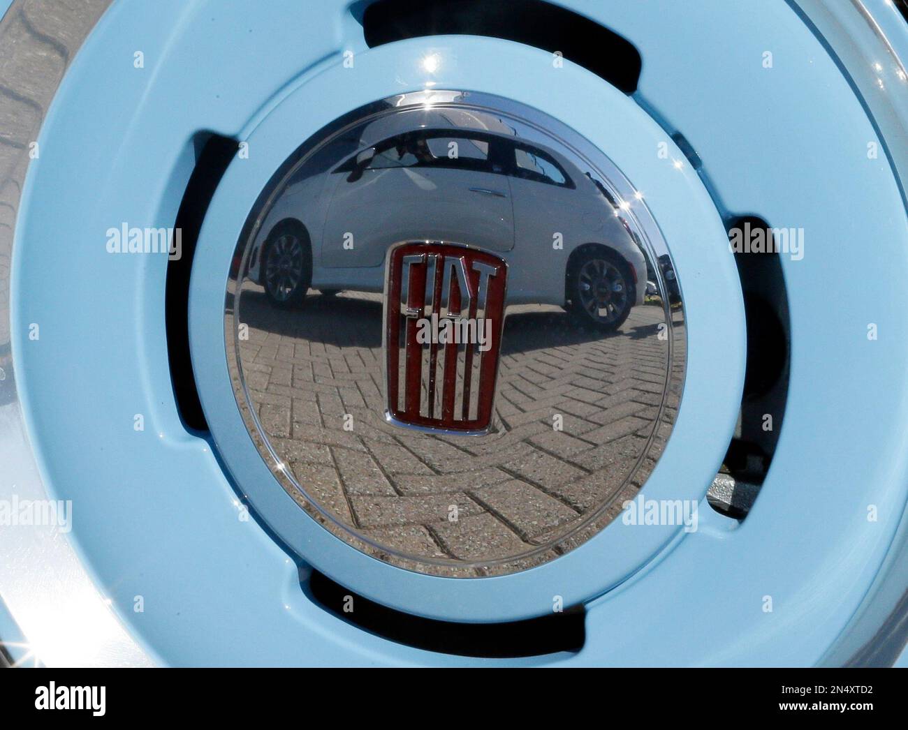 Fiat 500 hubcap deals